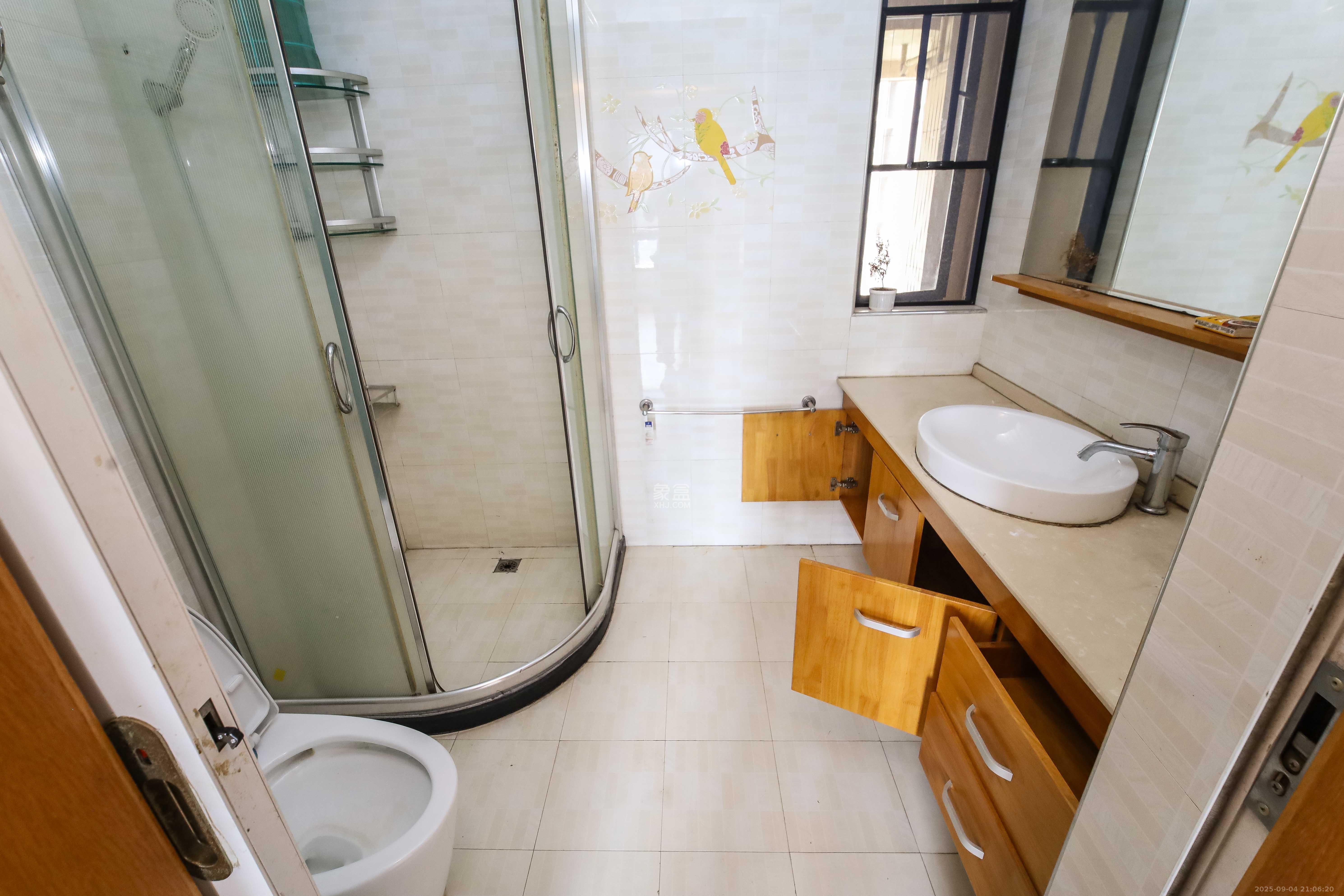 世嘉国际华城  3室2厅2卫    135.0万 世嘉国际华城  3室2厅2卫    135.0万卫生间