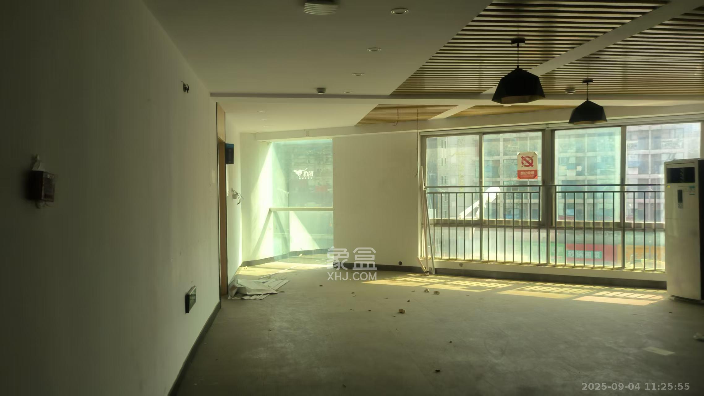 华盛花园   946.37㎡      27000.0元/月室内图