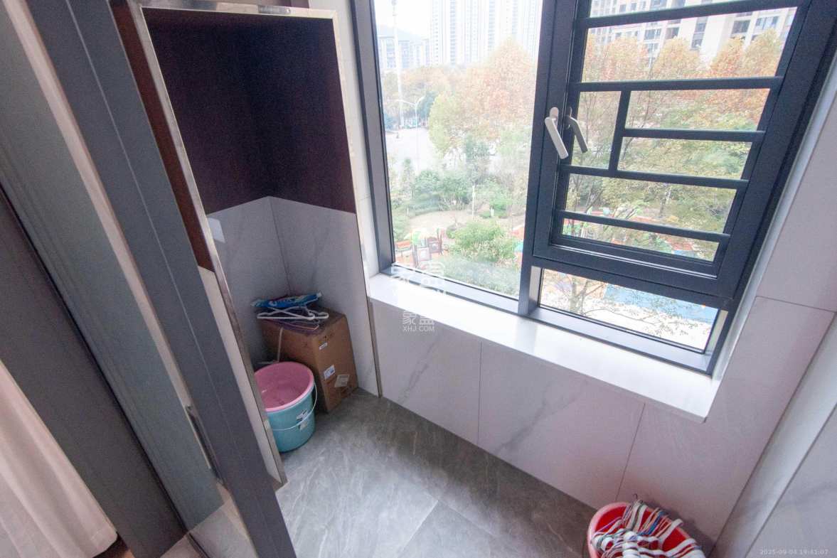 卓越浅水湾 4室2厅2卫 4800.0元/月 卓越浅水湾 4室2厅2卫 4800.0元/月室内图