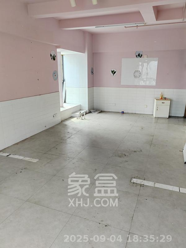 五一钻界  2室1厅1卫   2200.00元/月室内图