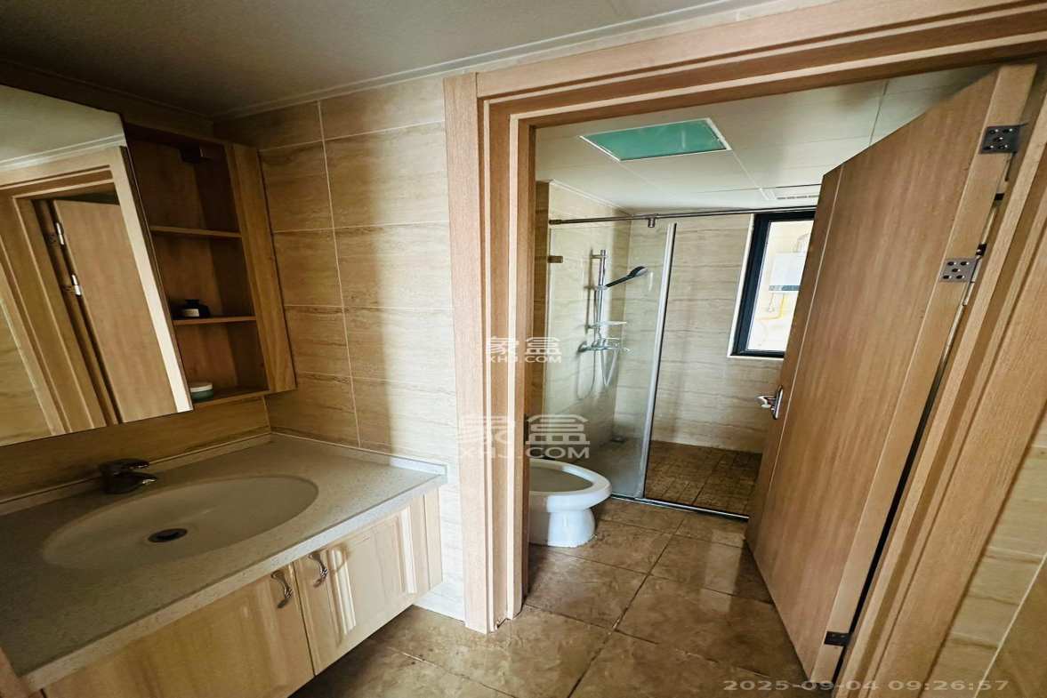 万润滨江天著  4室2厅2卫    2600.0元/月 万润滨江天著  4室2厅2卫    2600.0元/月室内图