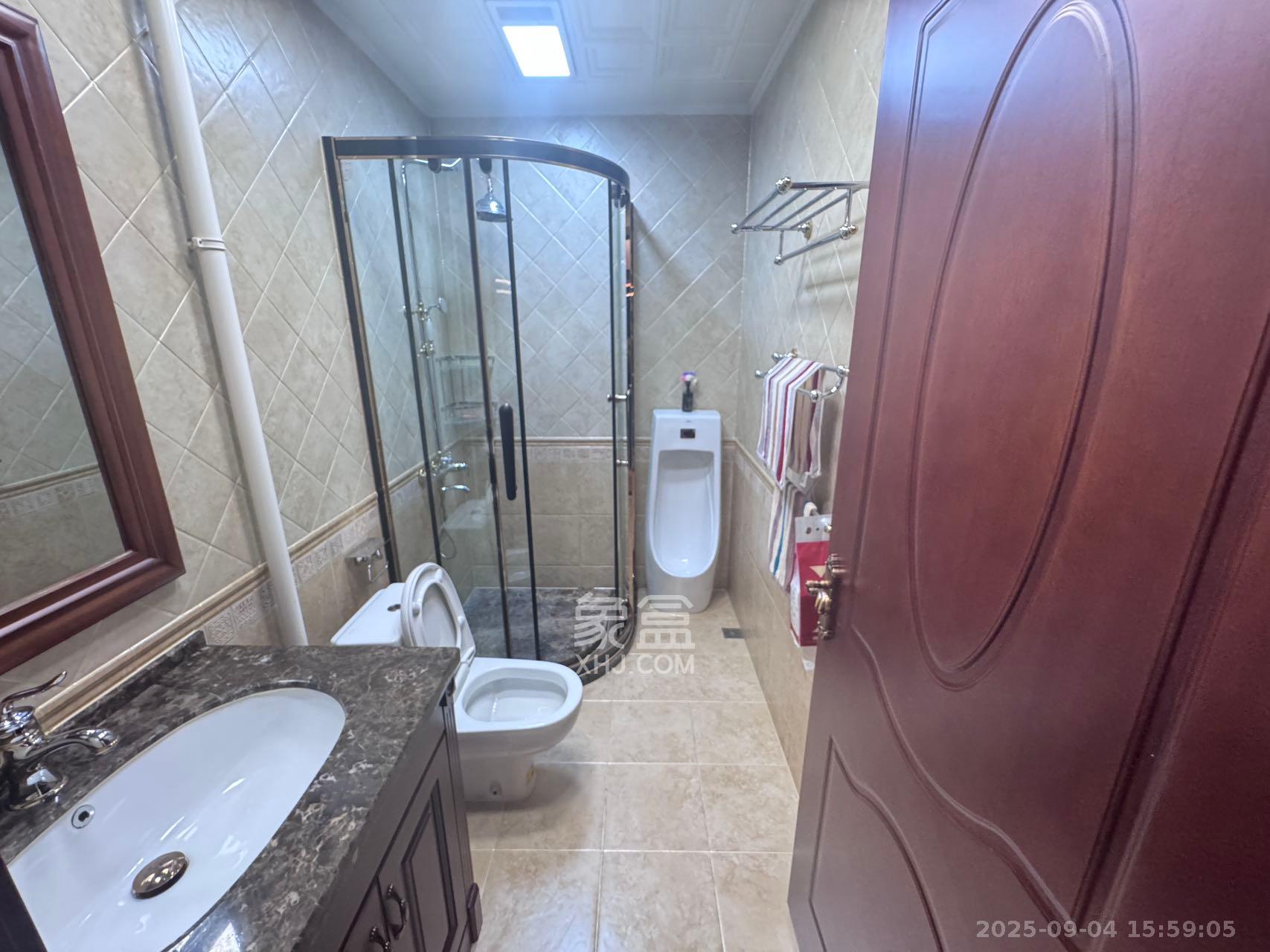 江河中央洋房  5室2厅3卫    28000.0元/月室内图