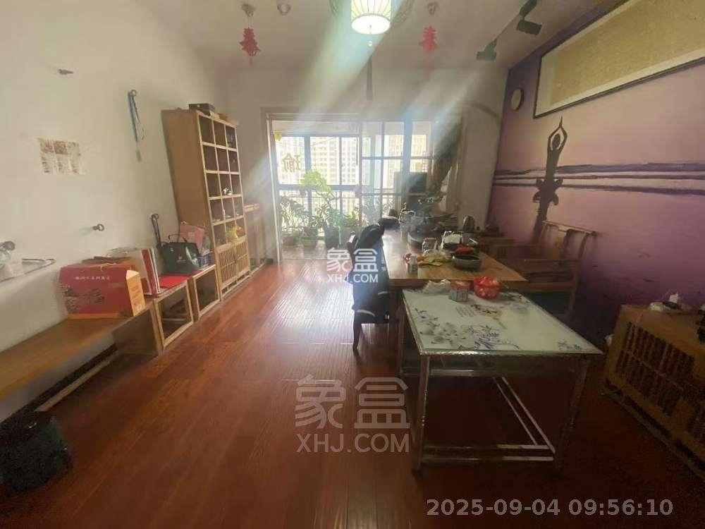 华晨御园 3室2厅2卫 2000.0元/月 华晨御园 3室2厅2卫 2000.0元/月室内图