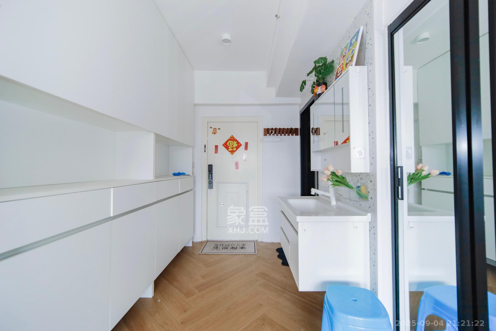 香颂国际  1室1厅1卫    39.8万阳台