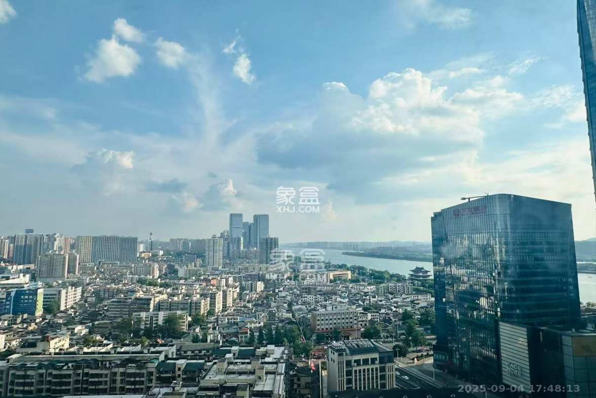 青和上座(上味舫大厦) 1室1厅1卫 2200.0元/月 青和上座(上味舫大厦) 1室1厅1卫 2200.0元/月室内图