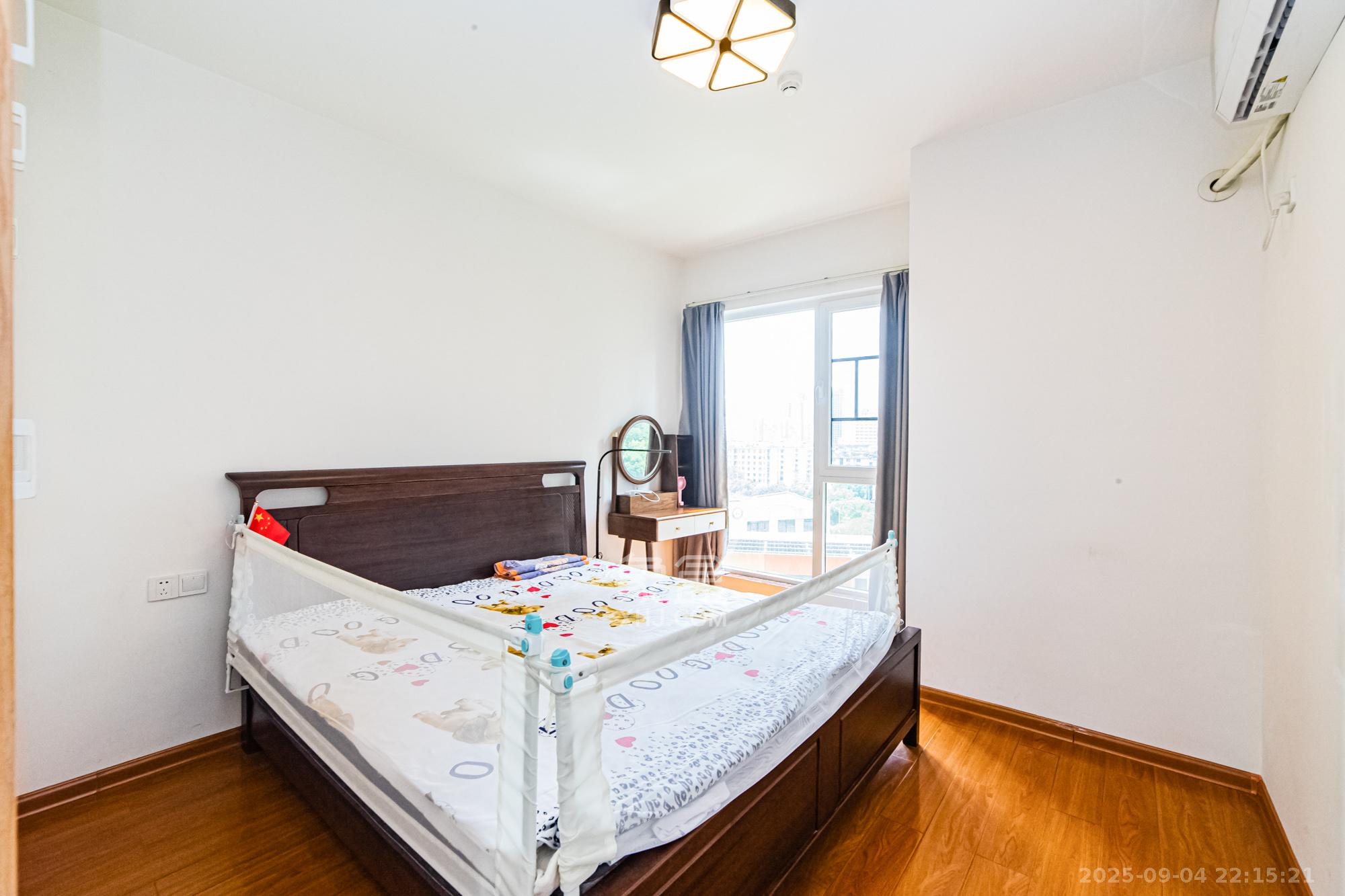 北辰三角洲C3区 3室2厅2卫 193.0万 北辰三角洲C3区 3室2厅2卫 193.0万卧室