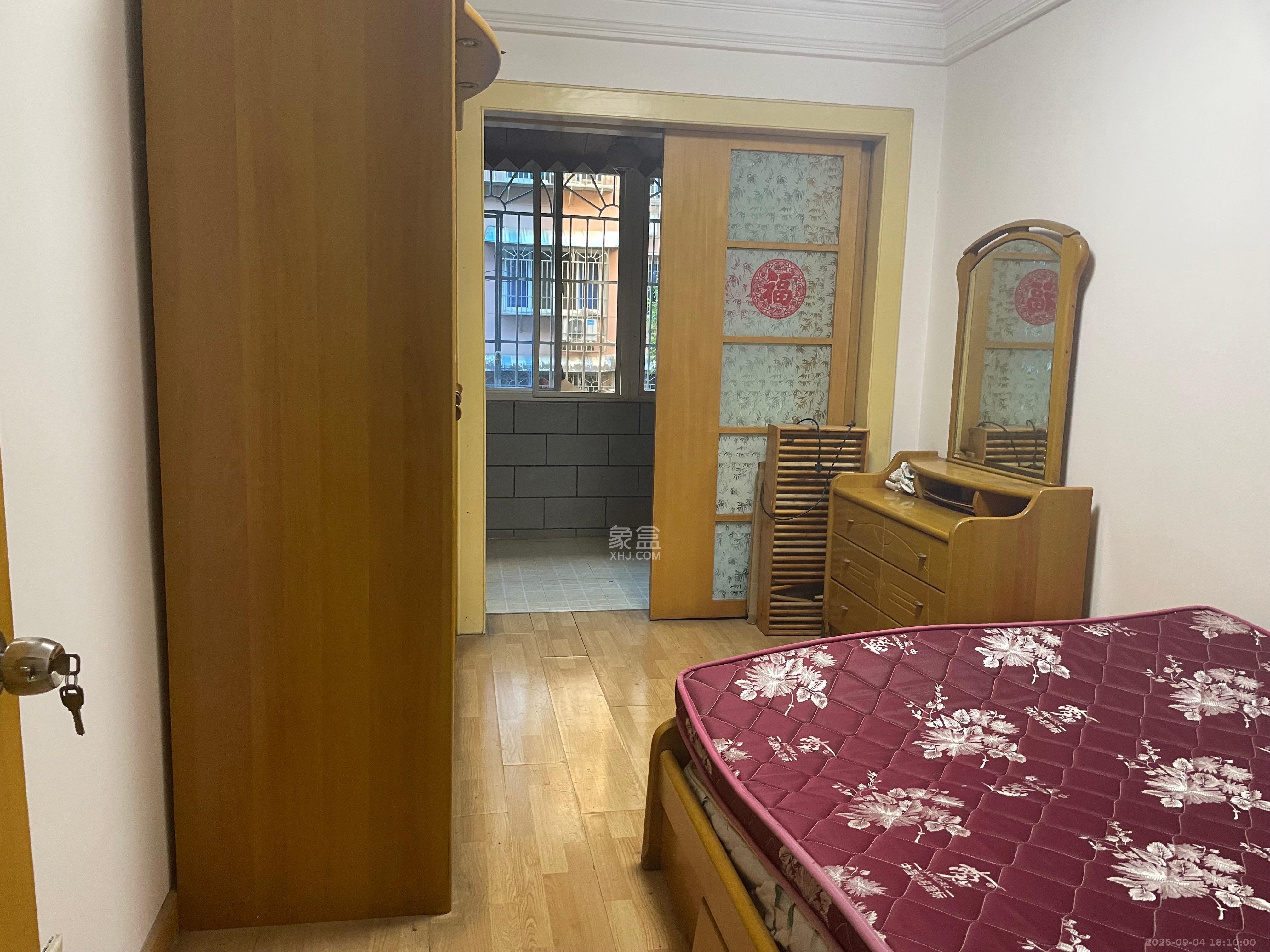 白沙苑  3室2厅2卫    2000.0元/月室内图