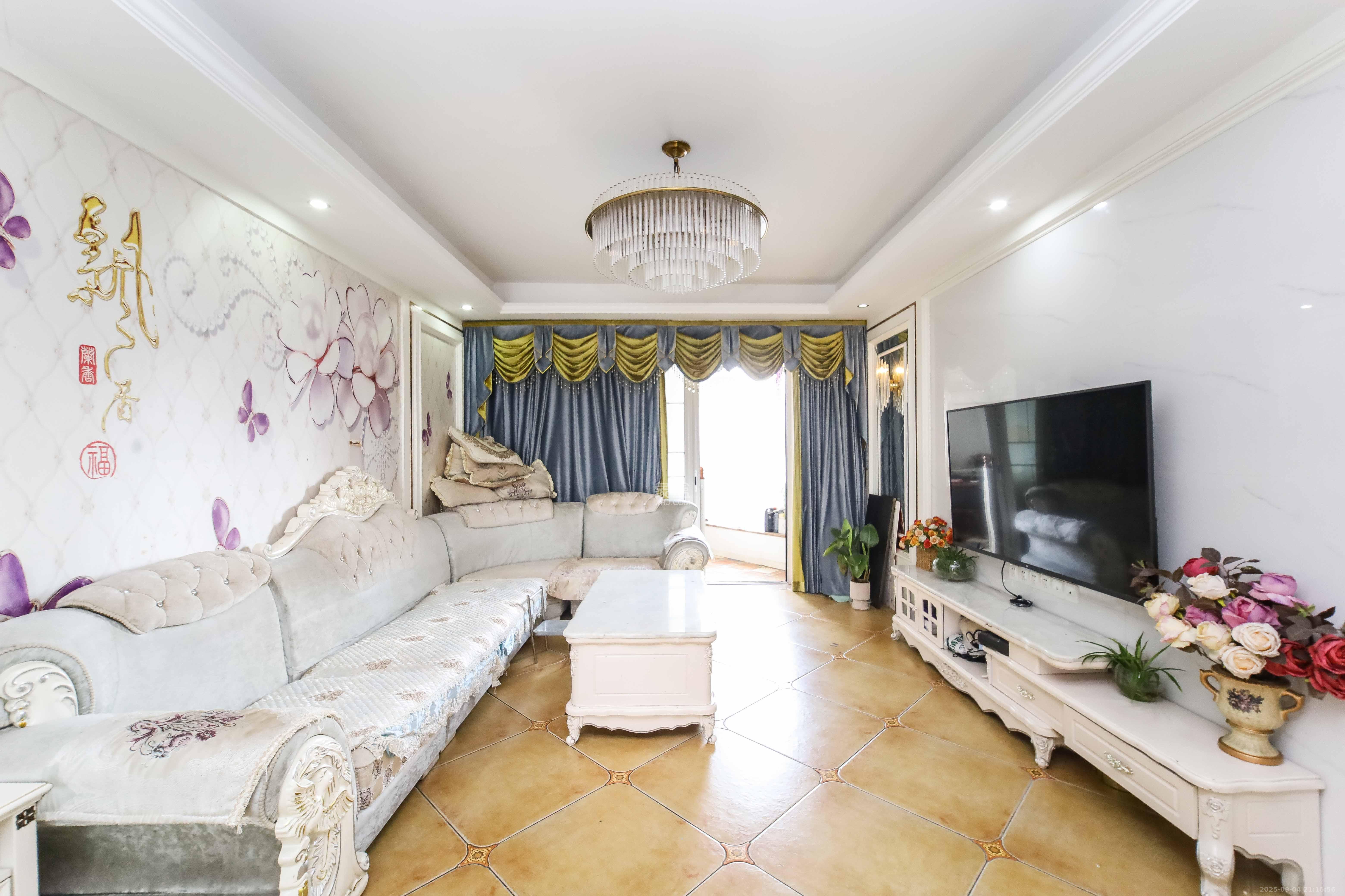 蔚蓝天空  4室2厅2卫    132.0万 蔚蓝天空  4室2厅2卫    132.0万