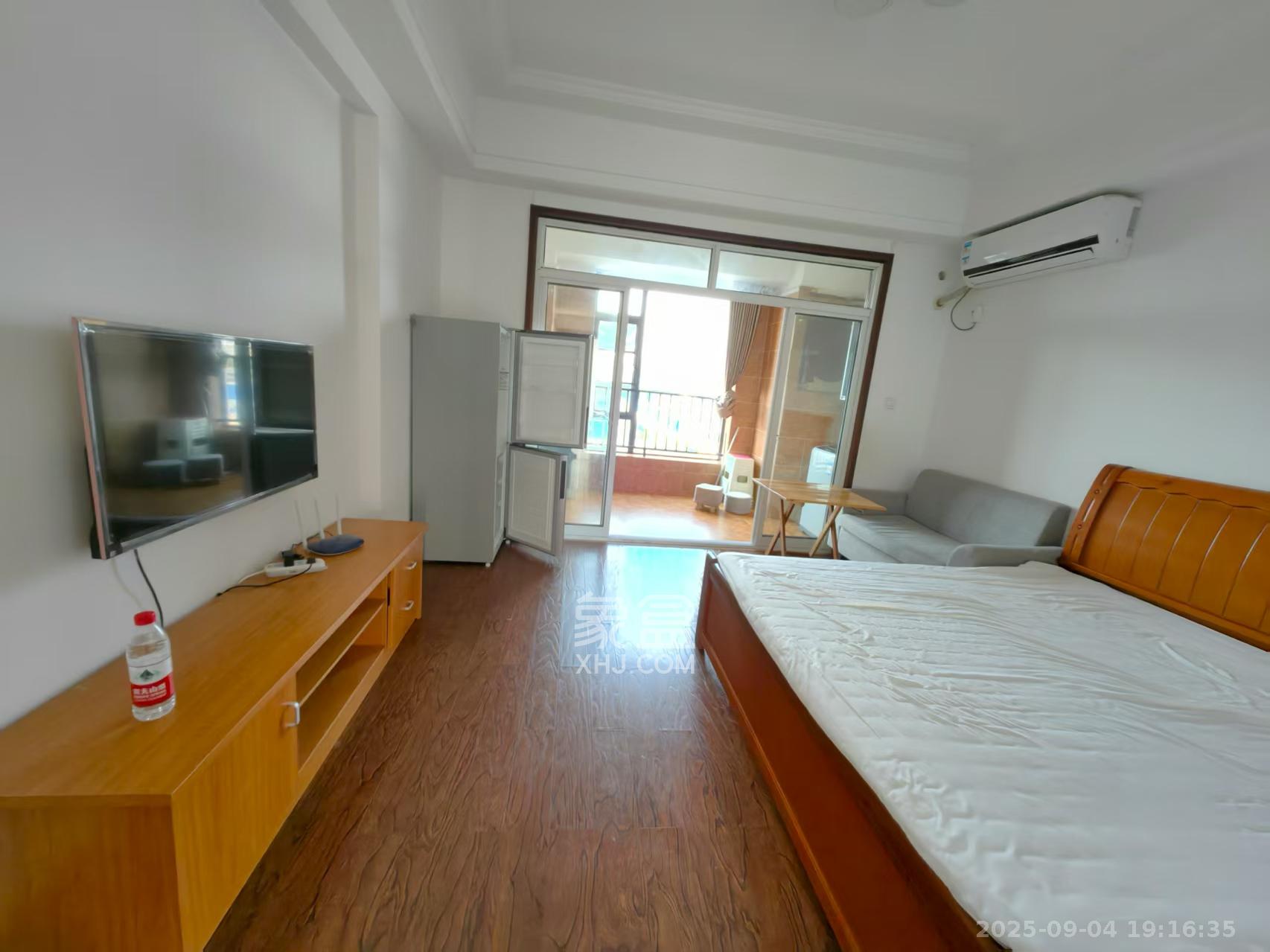 天元涉外景园B区  1室1厅1卫    1300.0元/月 天元涉外景园B区  1室1厅1卫    1300.0元/月