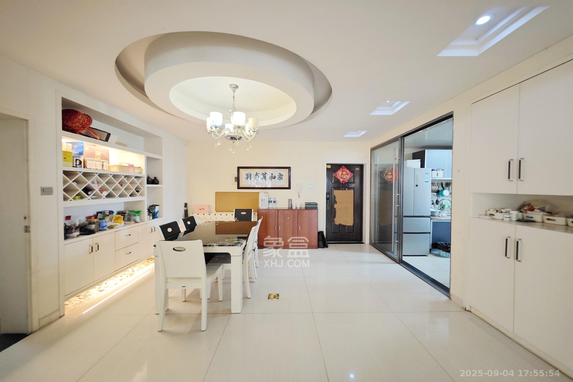 丽星景园  3室2厅2卫    120.0万 丽星景园  3室2厅2卫    120.0万客厅