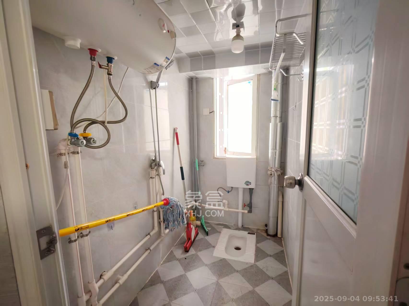 西湖新村  3室1厅1卫    1800.0元/月 西湖新村  3室1厅1卫    1800.0元/月室内图