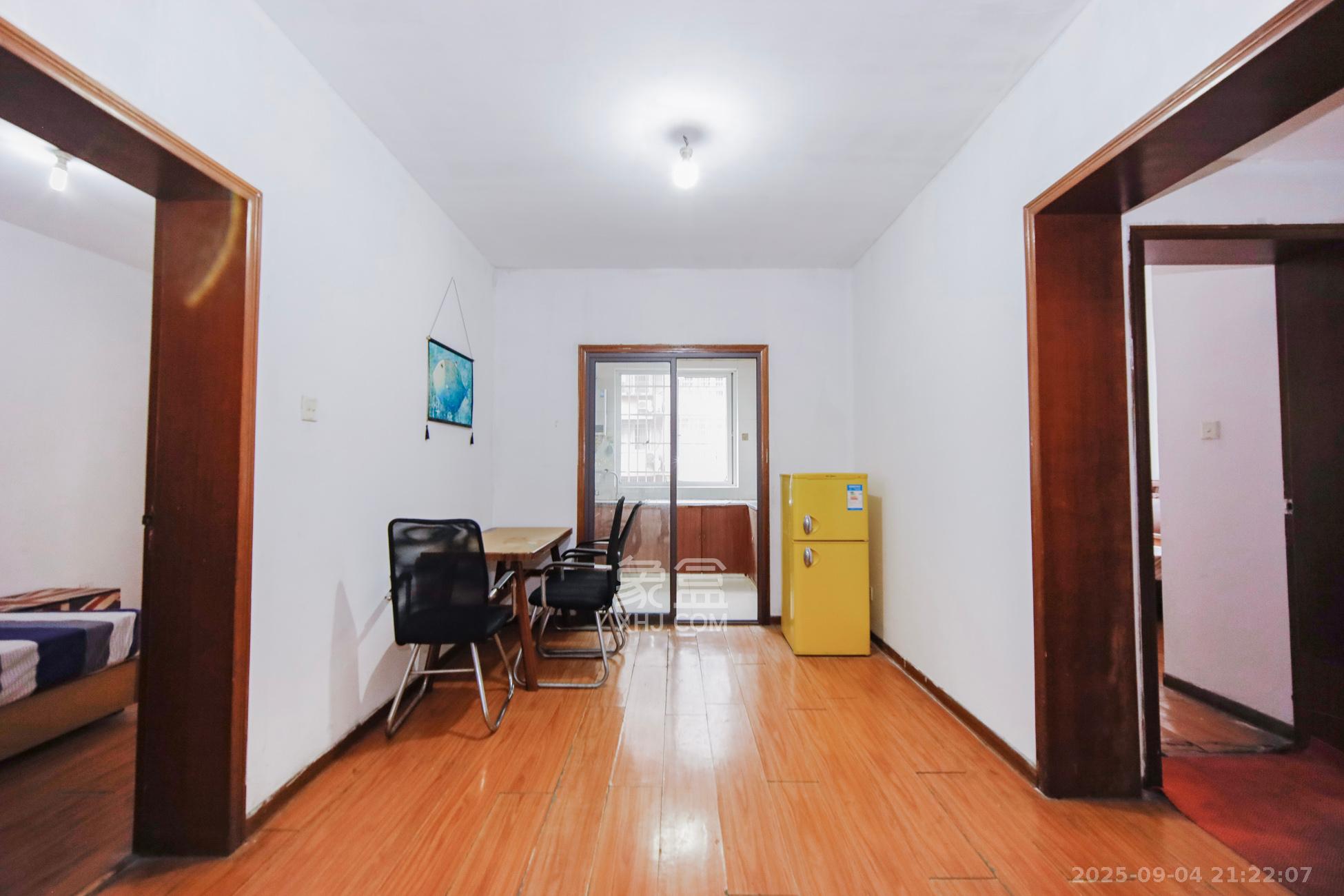 德馨园  3室2厅2卫    59.8万客厅