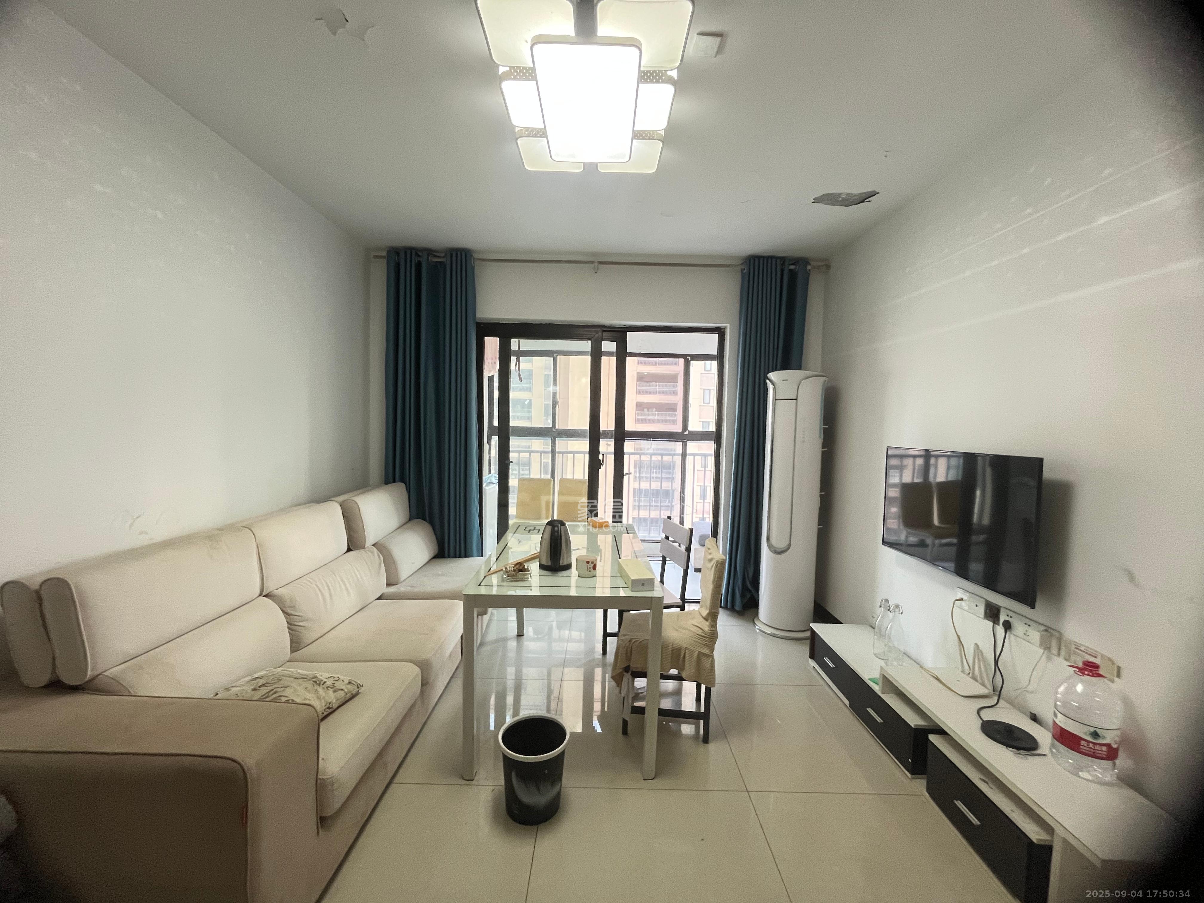 旭辉香樟公馆 3室2厅2卫 2200.0元/月 旭辉香樟公馆 3室2厅2卫 2200.0元/月室内图