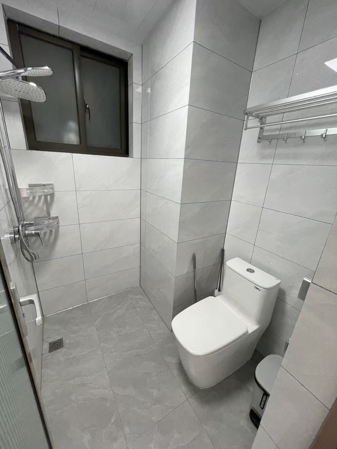 东站国际  1室2厅1卫    2500.0元/月 东站国际  1室2厅1卫    2500.0元/月室内图