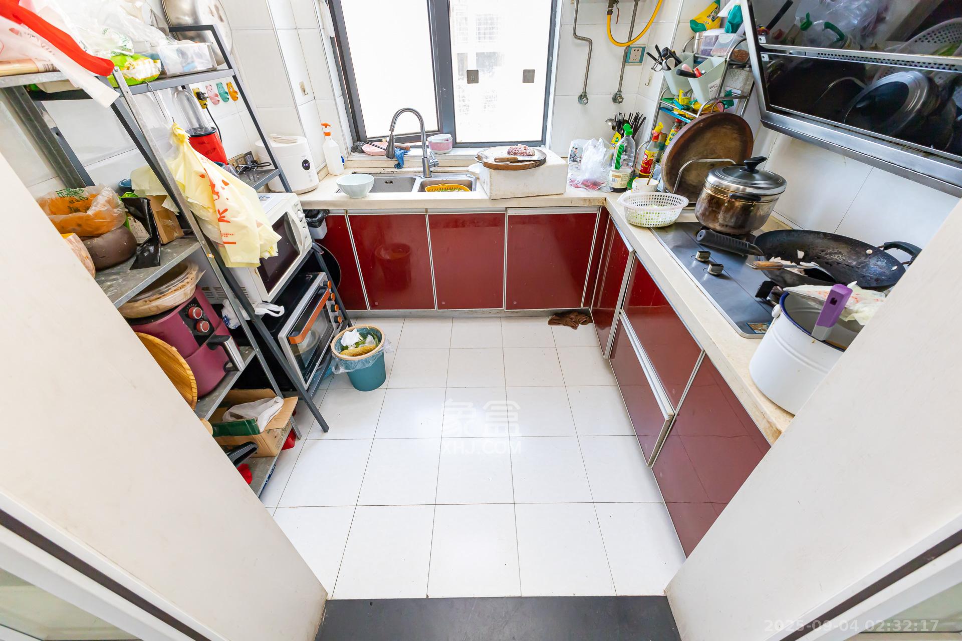 浩龙音乐界  4室2厅2卫    60.0万厨房