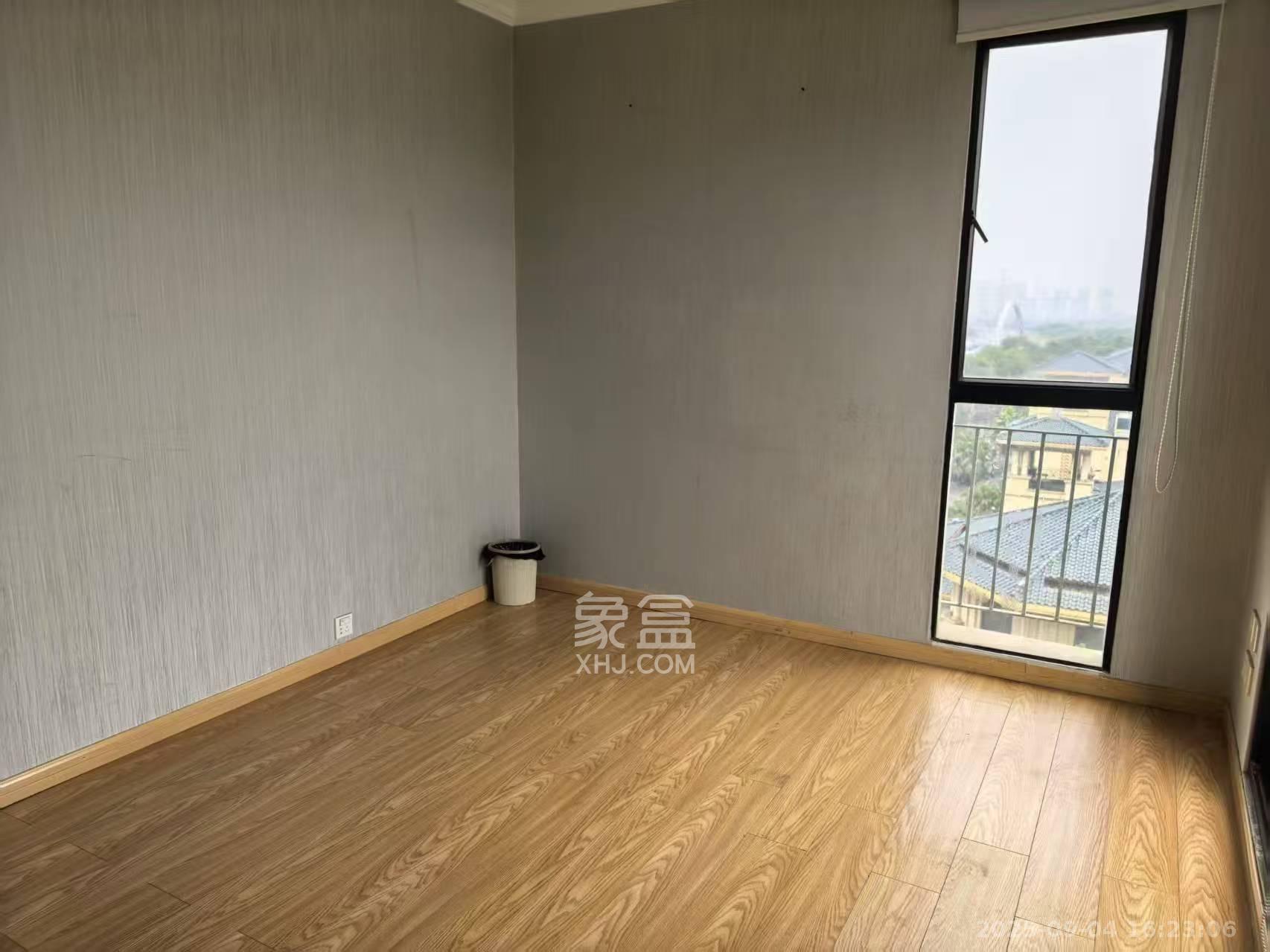 西街花园  3室2厅2卫    3600.0元/月室内图