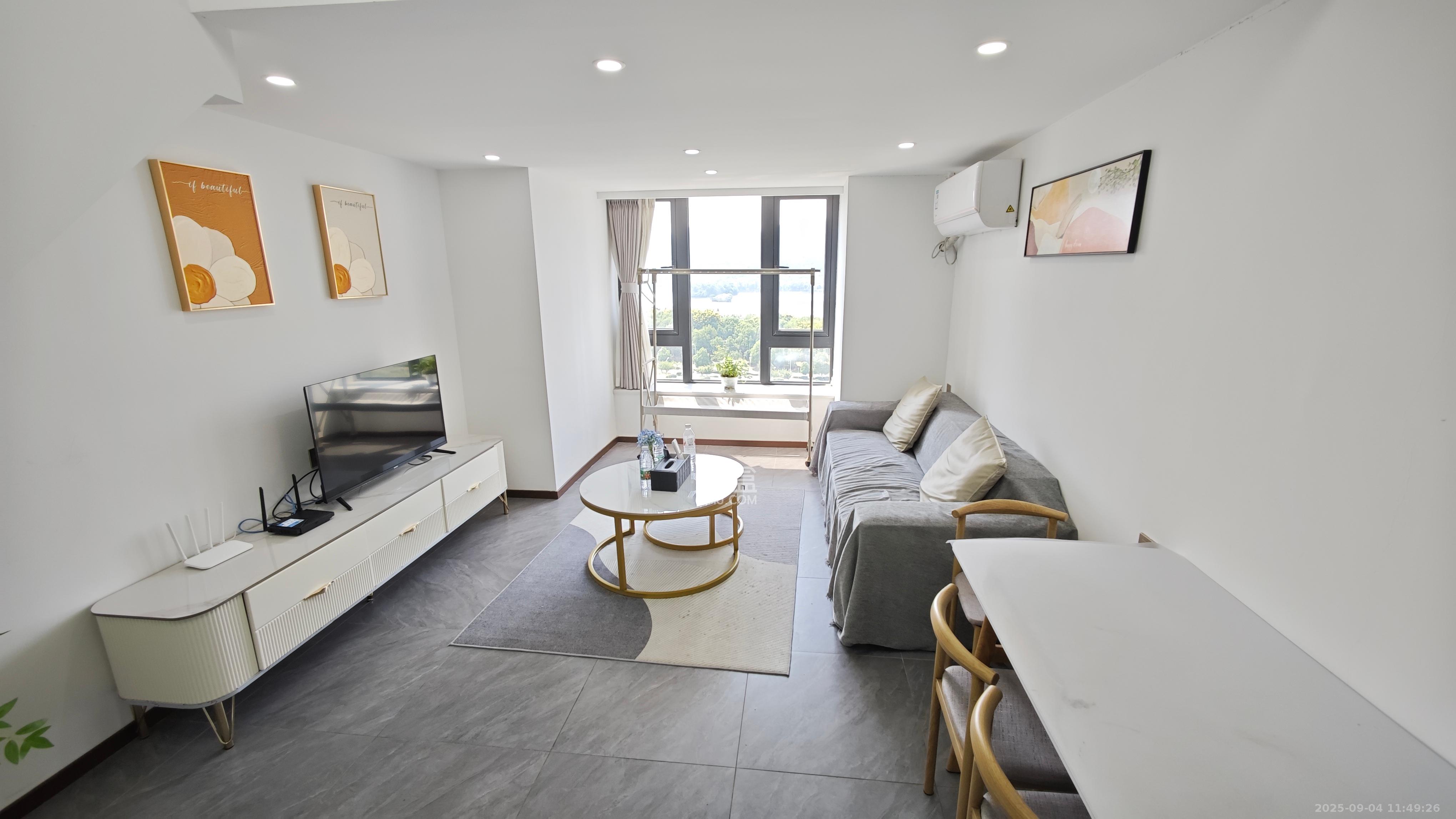 越秀悦湖台  1室0厅0卫    2700.0元/月室内图