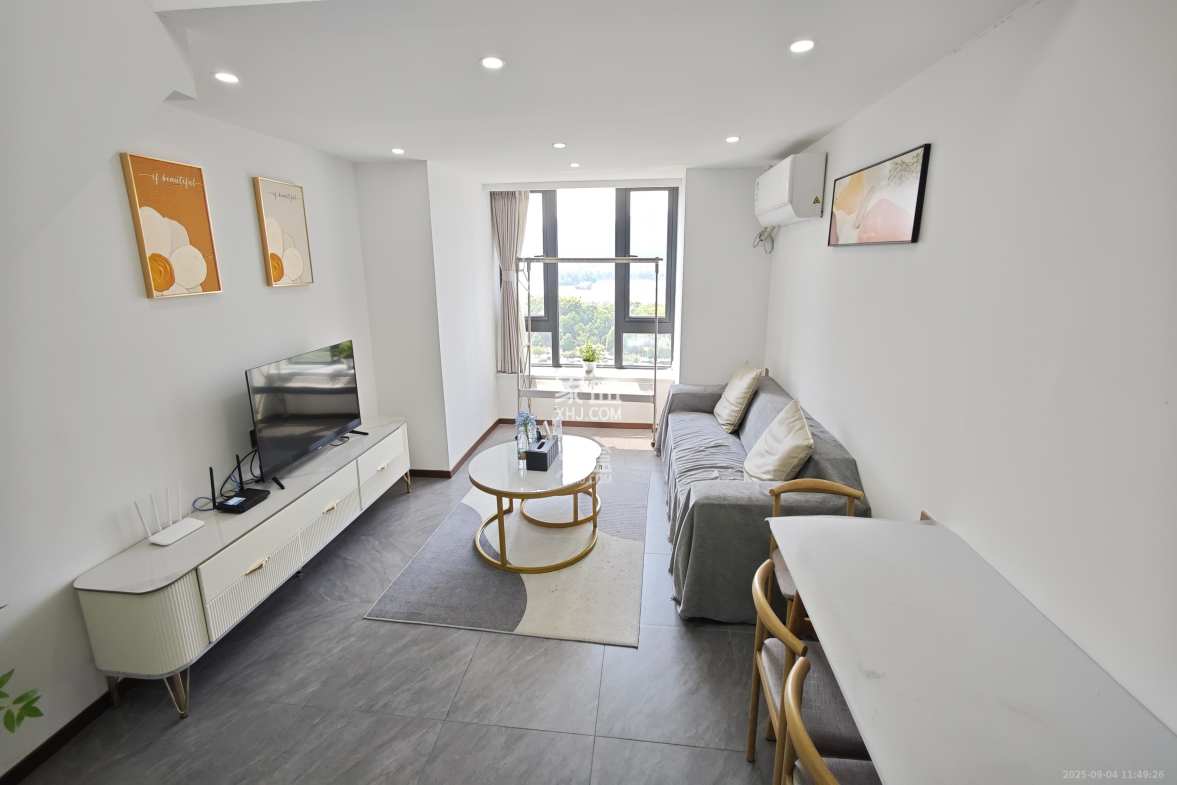 越秀悦湖台  1室0厅0卫    2700.0元/月 越秀悦湖台  1室0厅0卫    2700.0元/月室内图