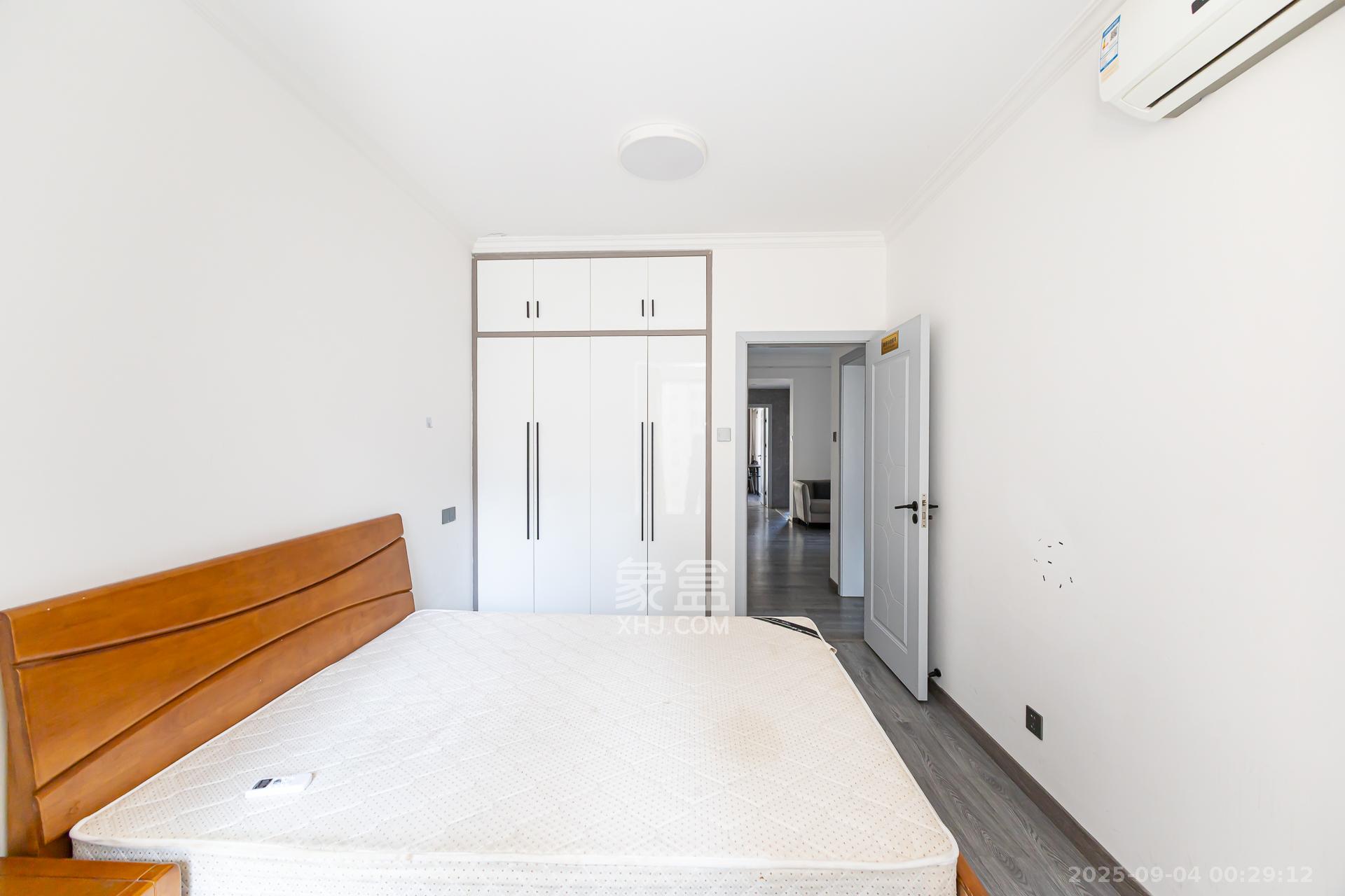 明发阅江悦府  4室2厅2卫    115.0万卧室