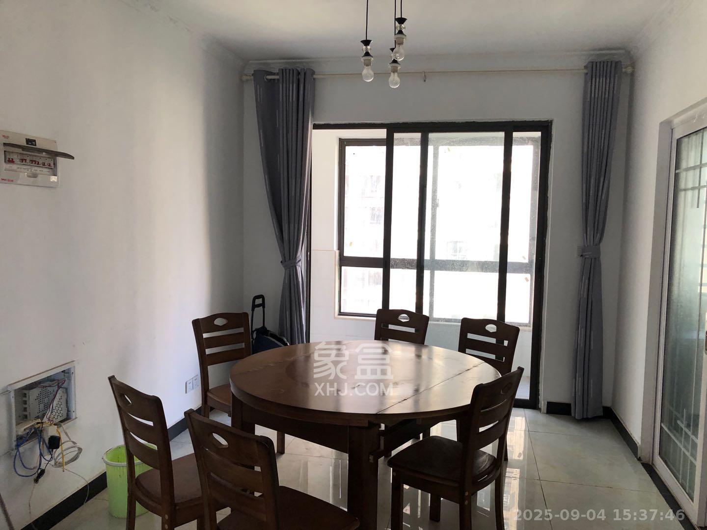 阳光城尚东湾青云苑  4室2厅3卫    2800.0元/月室内图