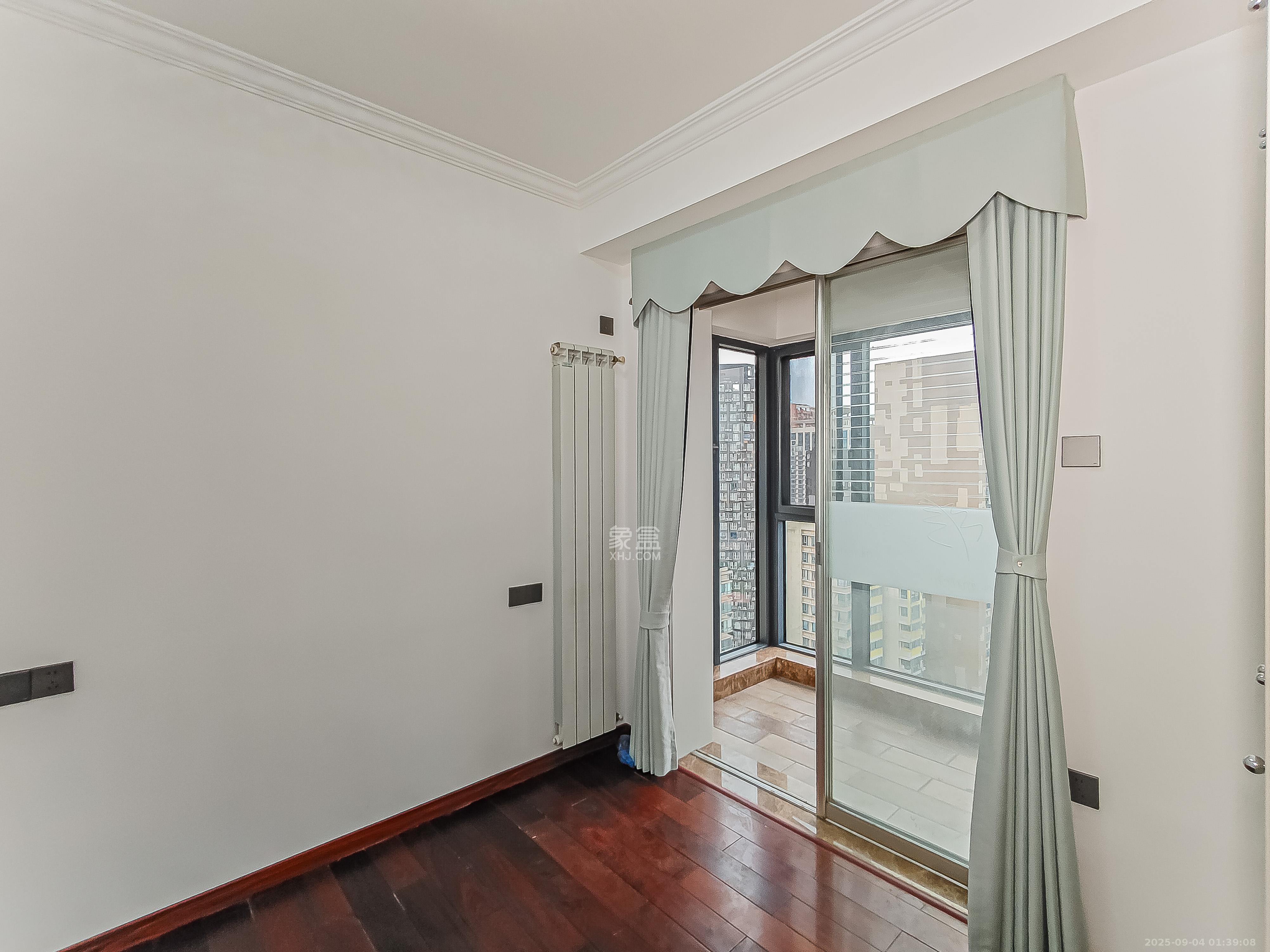 长沙紫金苑  3室1厅1卫    161.0万 长沙紫金苑  3室1厅1卫    161.0万卧室