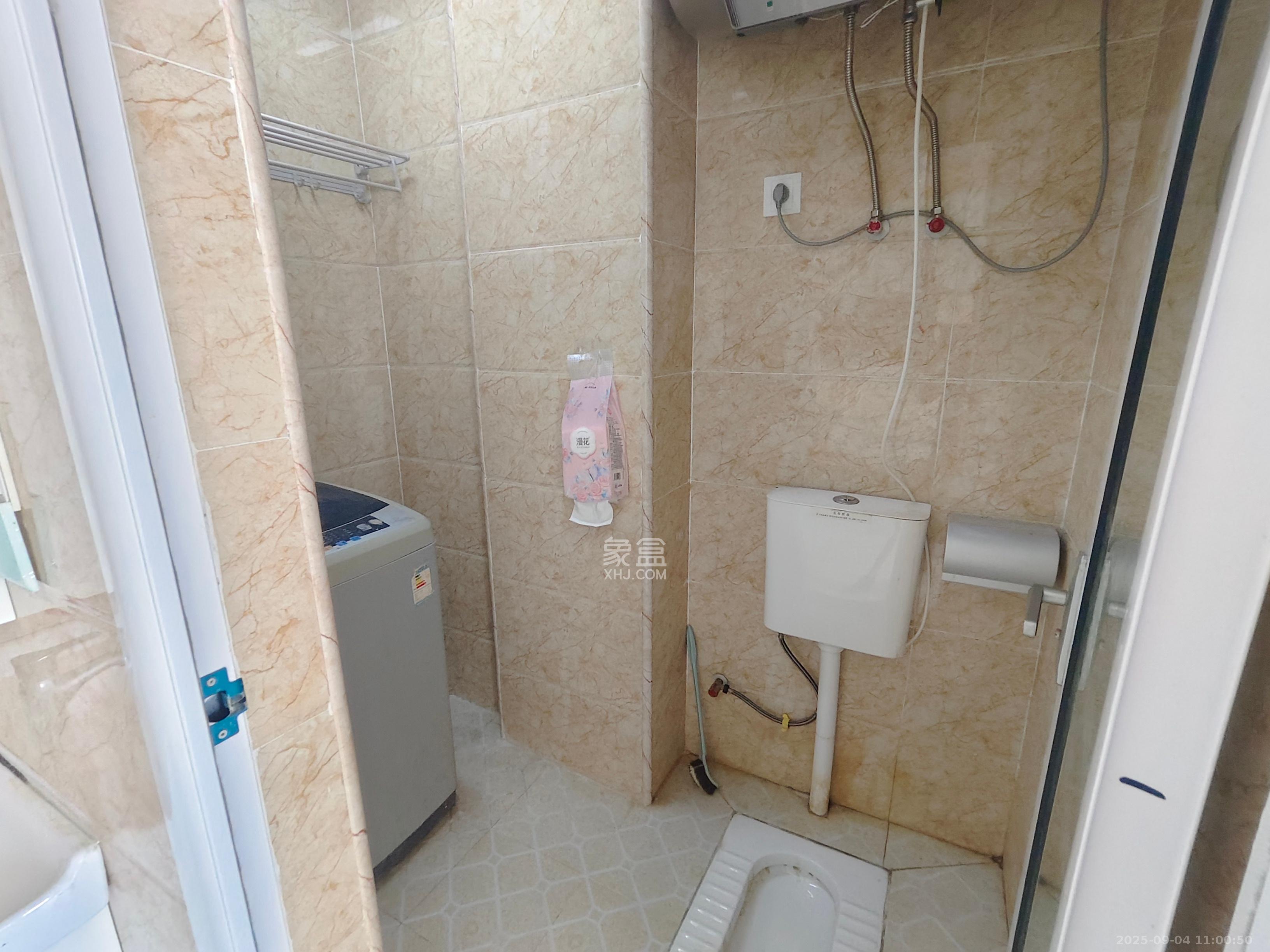 好莱城(弘德西街)  1室0厅1卫    1300.0元/月 好莱城(弘德西街)  1室0厅1卫    1300.0元/月室内图