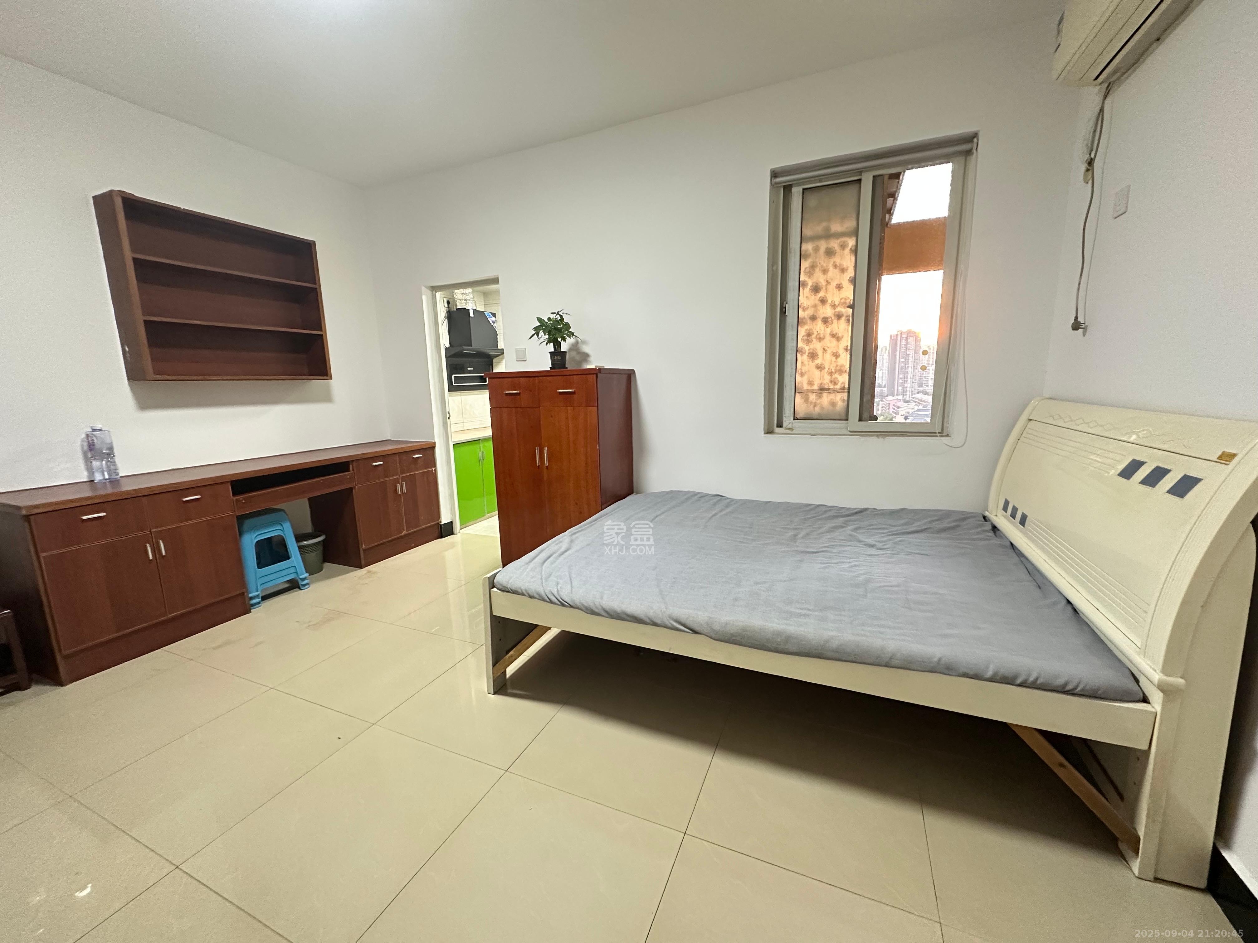 四方小区综合楼（四方嘉丽）  1室1厅1卫    1000.0元/月室内图