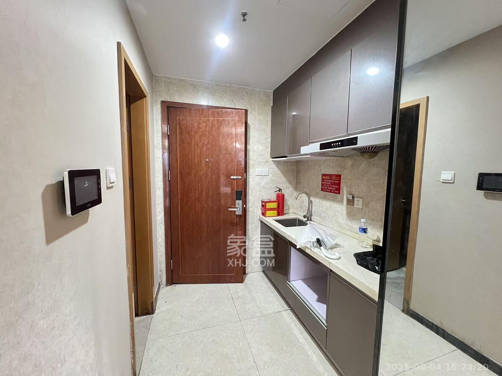 德思勤城市广场(宝格丽公寓) 1室1厅1卫 1700.0元/月 德思勤城市广场(宝格丽公寓) 1室1厅1卫 1700.0元/月室内图