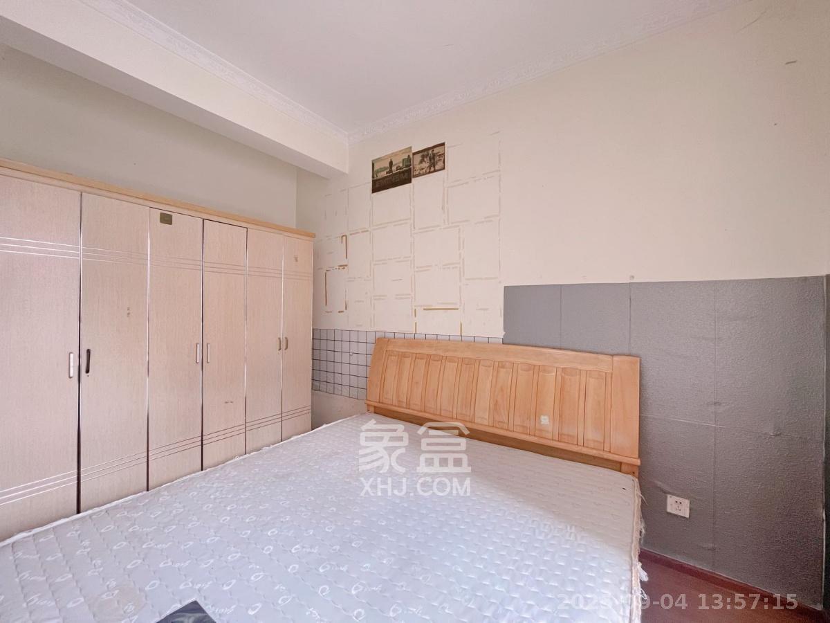 英郡年华 3室1厅2卫 2000.0元/月 英郡年华 3室1厅2卫 2000.0元/月室内图