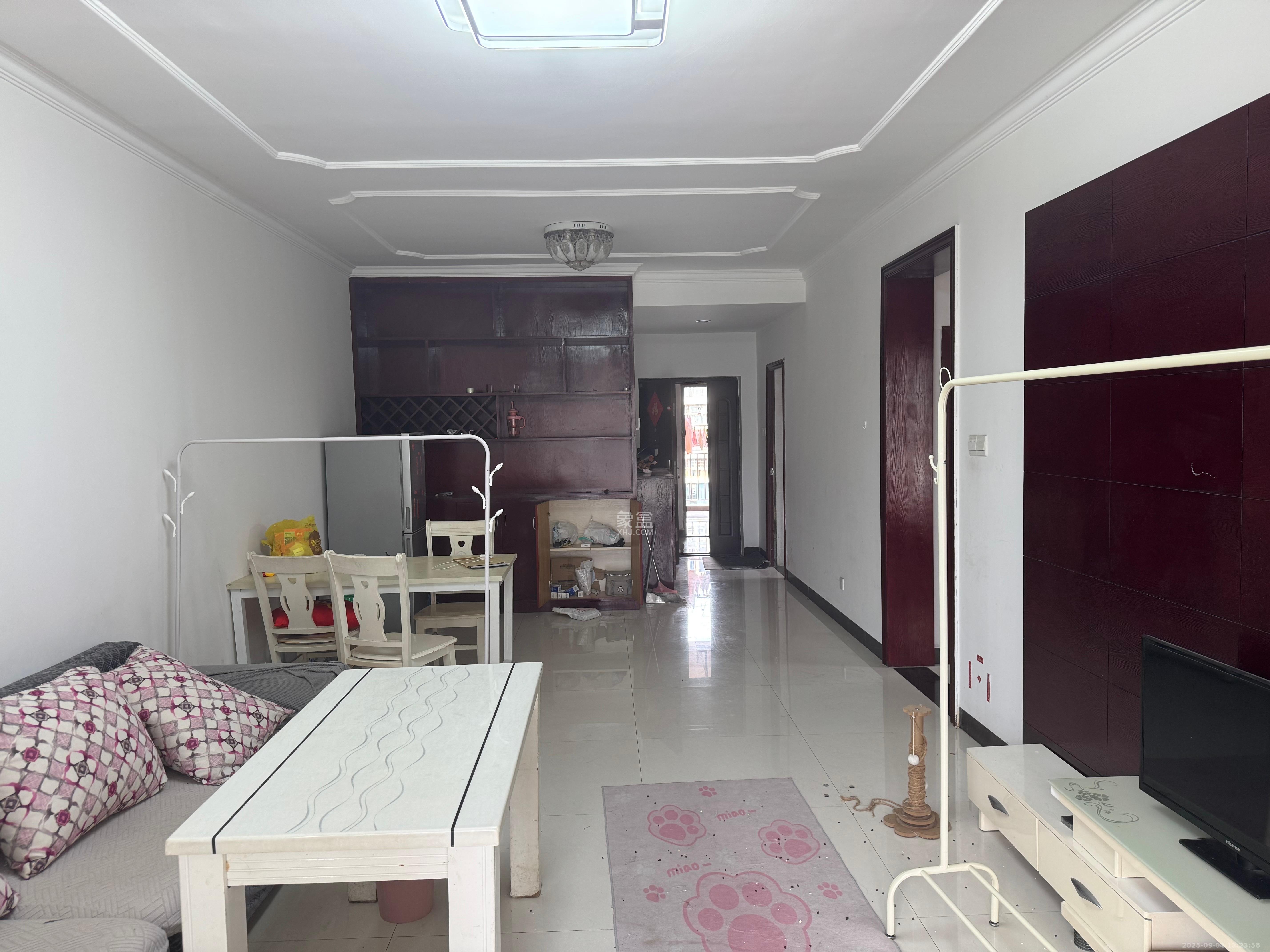 华美公寓(新猎鹰公寓)  2室1厅1卫    2000.0元/月 华美公寓(新猎鹰公寓)  2室1厅1卫    2000.0元/月室内图1