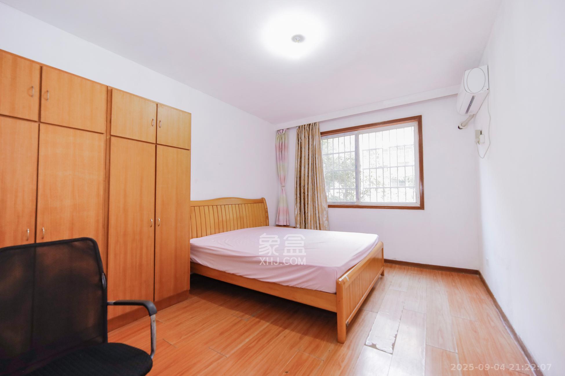 德馨园  3室2厅2卫    59.8万卧室