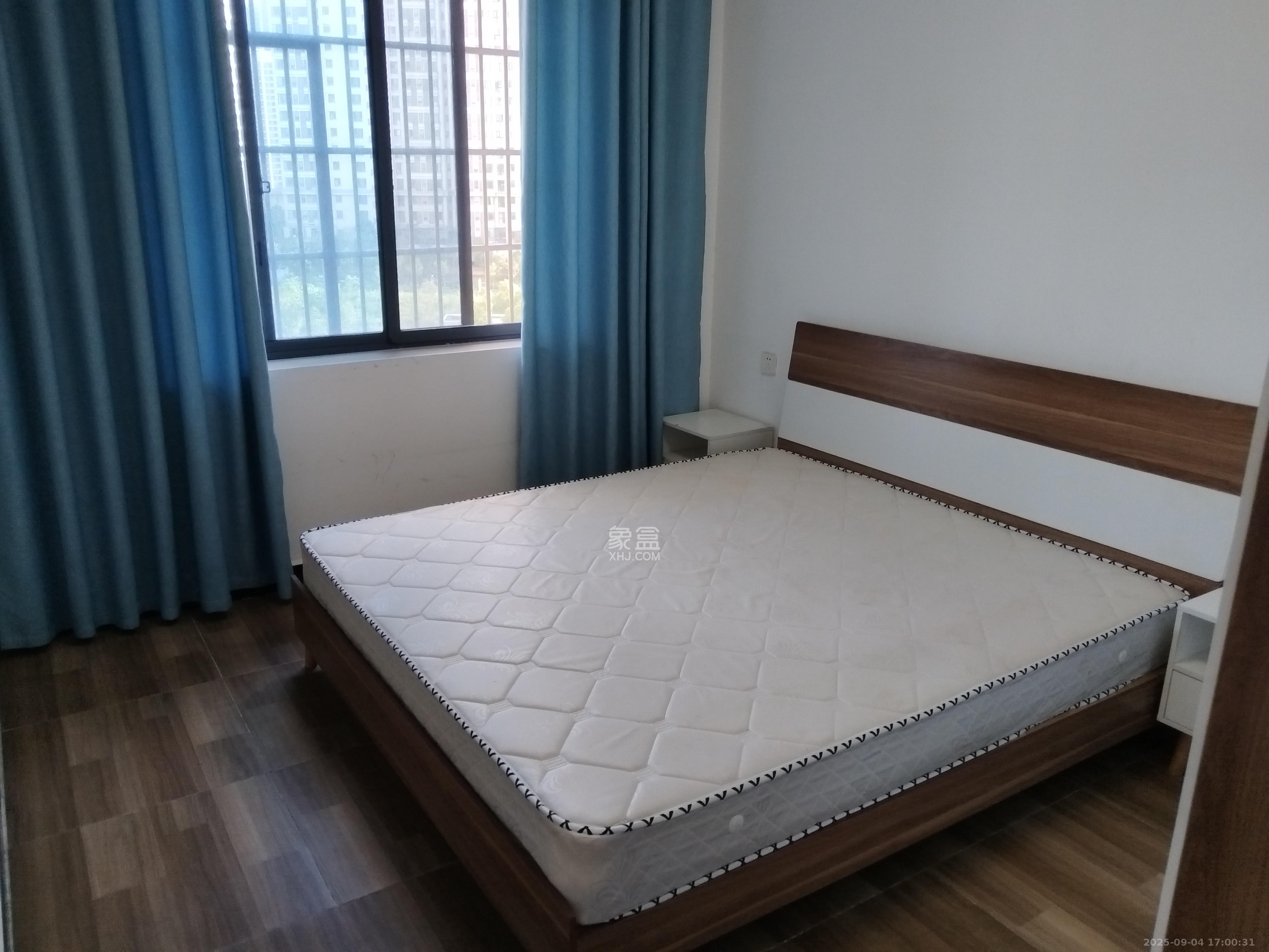 滨江海棠湾 3室2厅1卫 2400.0元/月 滨江海棠湾 3室2厅1卫 2400.0元/月室内图