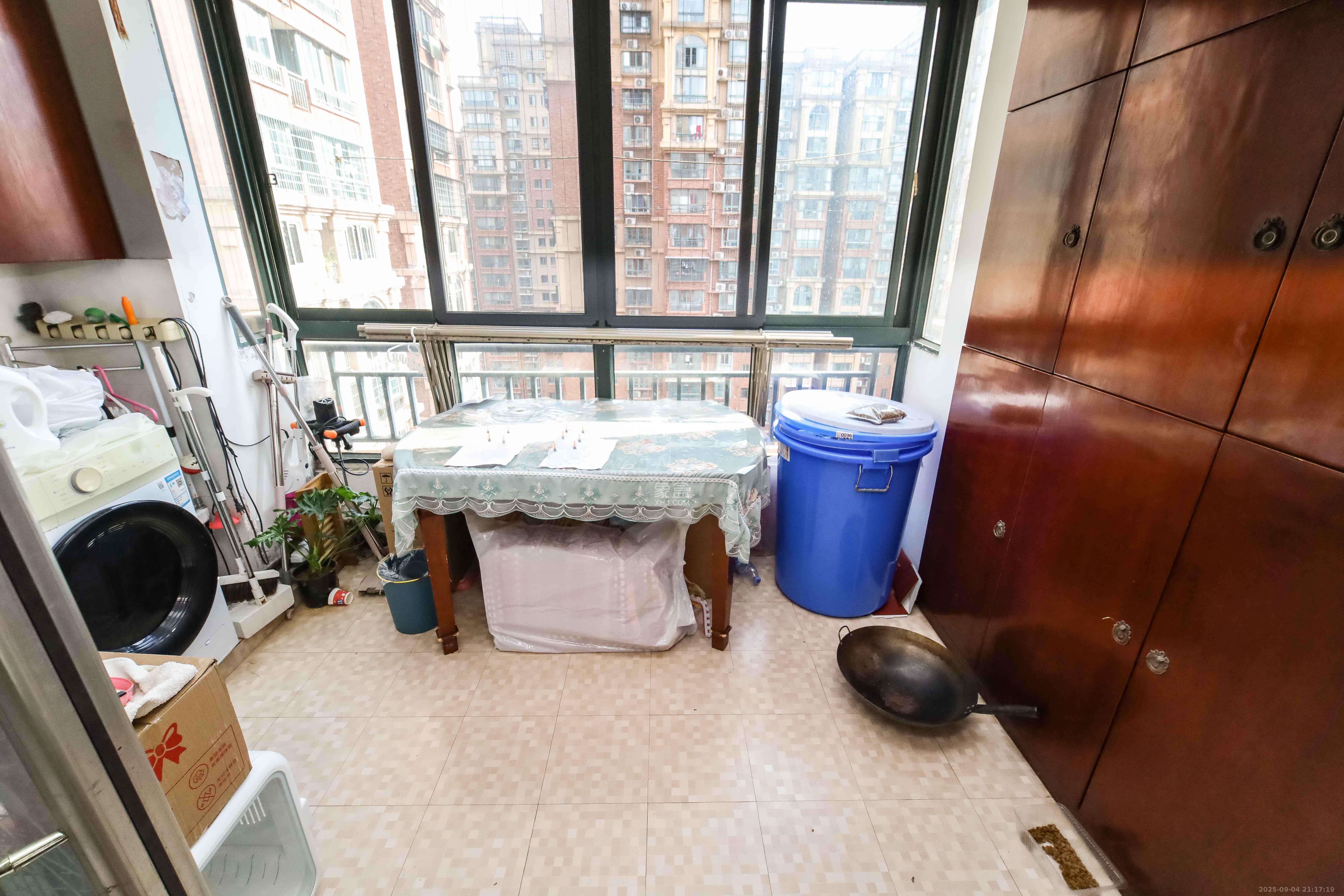 东玺门  2室2厅1卫    66.0万阳台