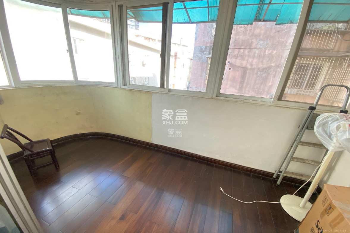 华盛花园 3室2厅1卫 2700.0元/月 华盛花园 3室2厅1卫 2700.0元/月室内图