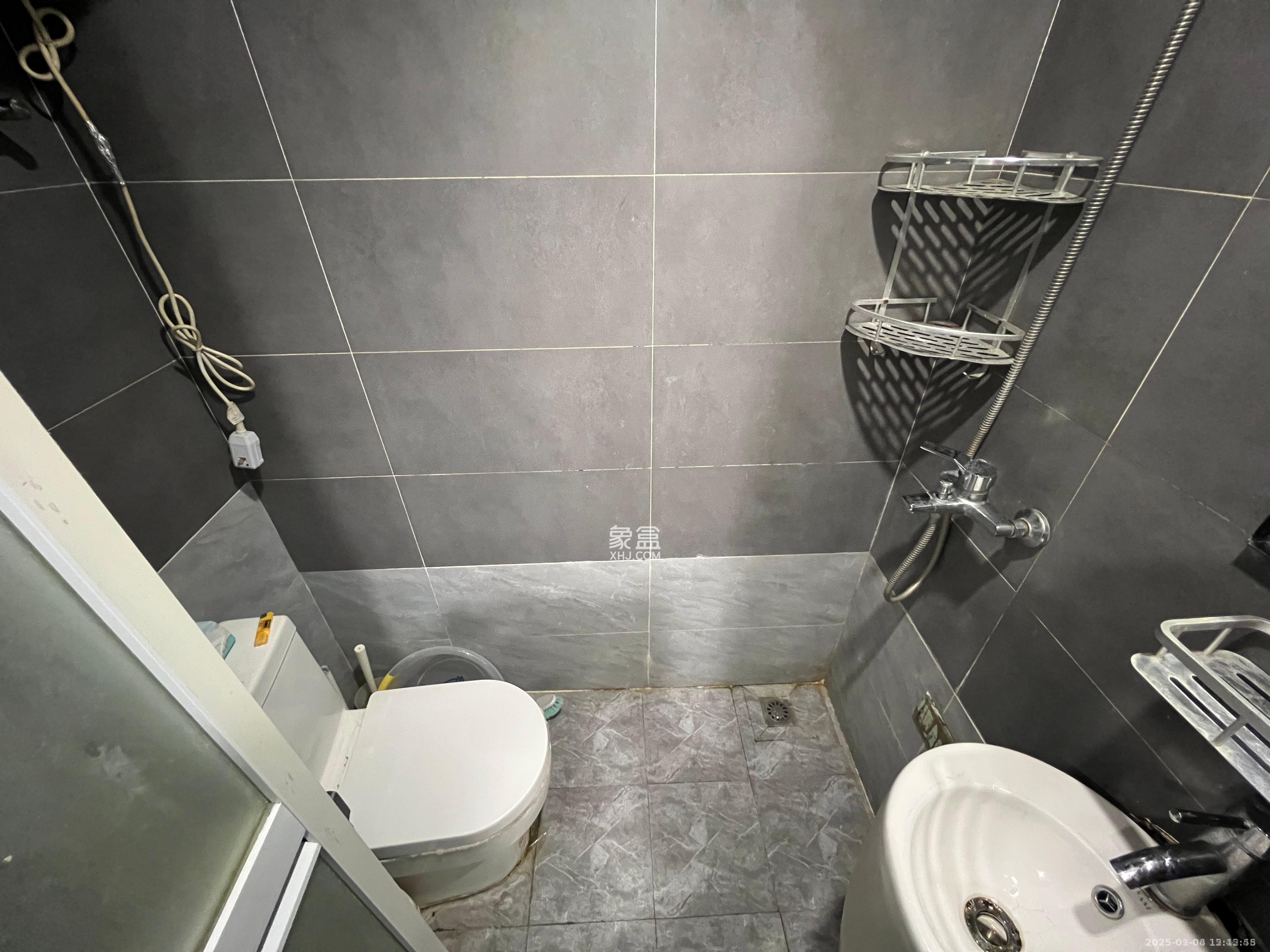 叠彩兰亭  1室1厅1卫    1200.0元/月室内图