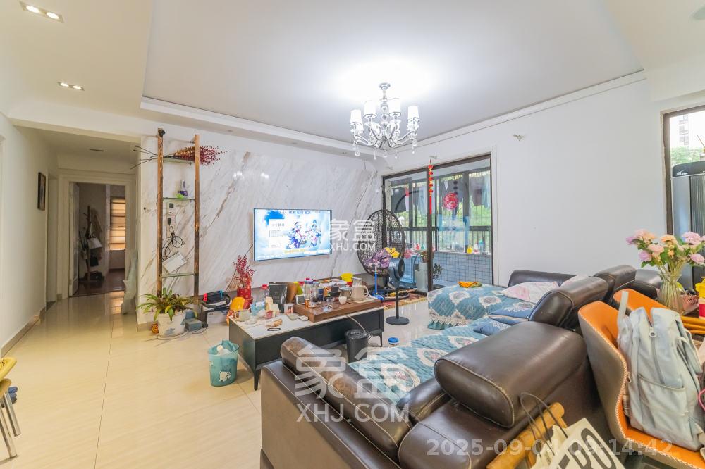 华润凤凰城三期 4室2厅2卫 3300.0元/月 华润凤凰城三期 4室2厅2卫 3300.0元/月室内图