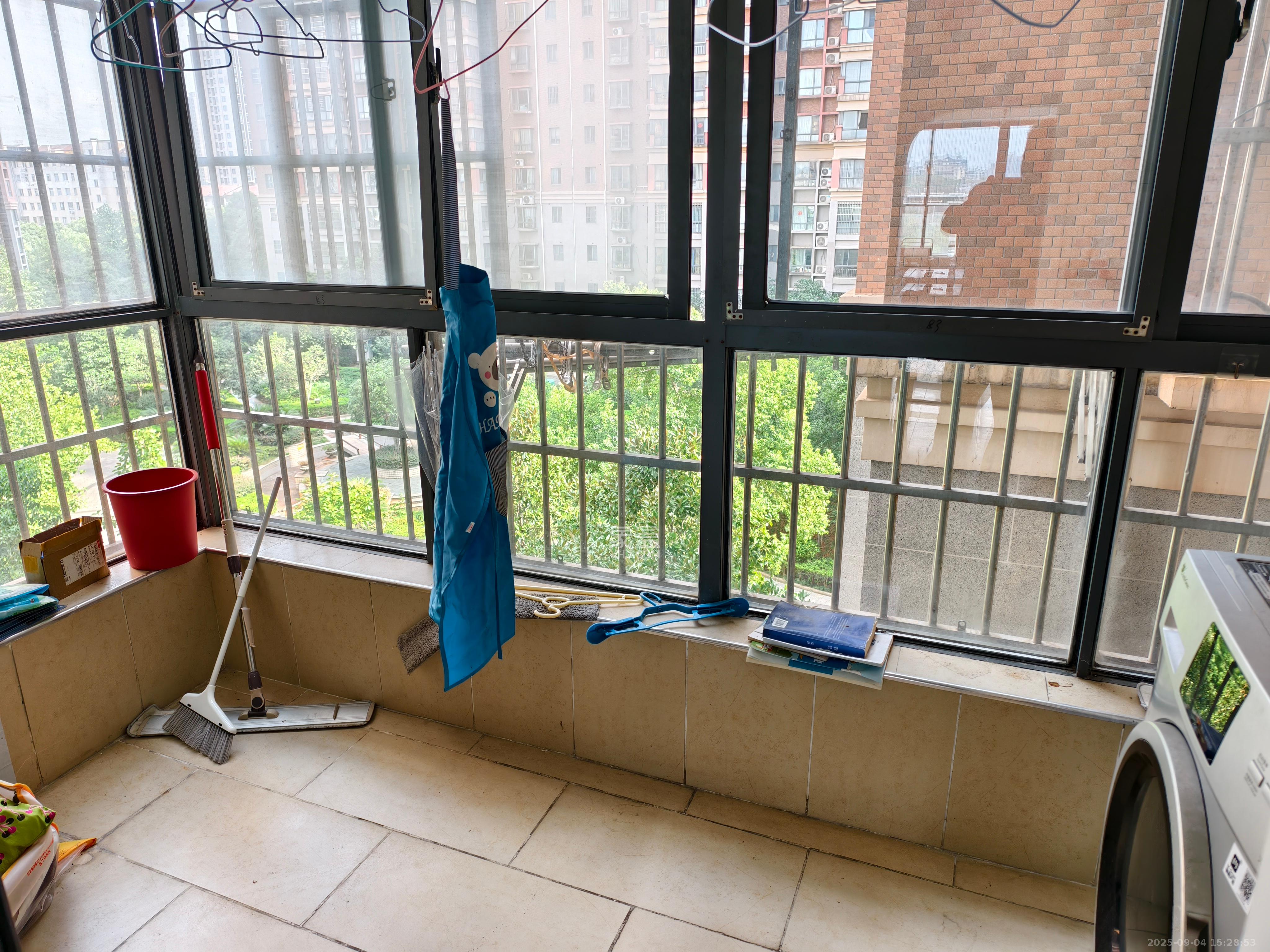 上海城小区  4室2厅2卫    2500.0元/月 上海城小区  4室2厅2卫    2500.0元/月室内图