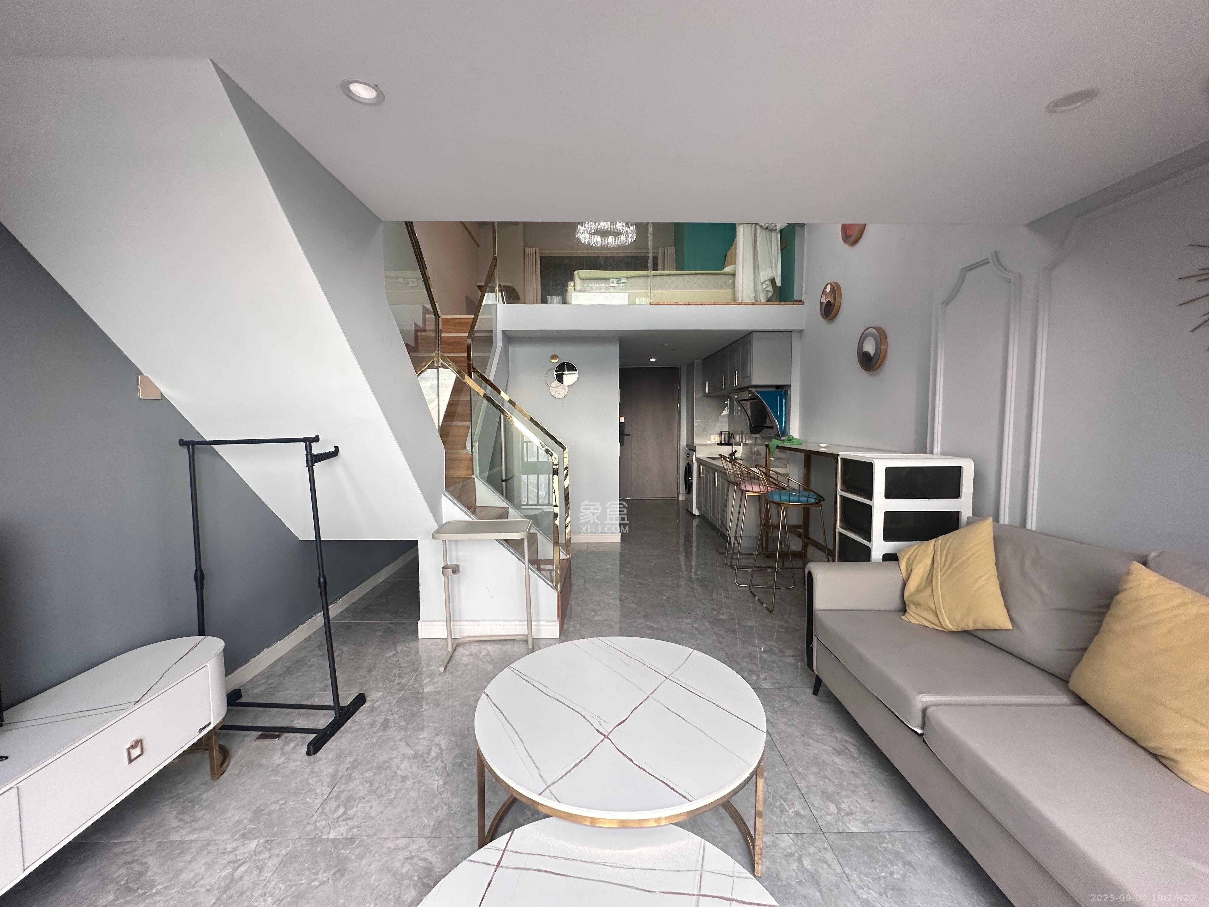 藏珑湖上公馆  1室1厅1卫    2500.0元/月室内图