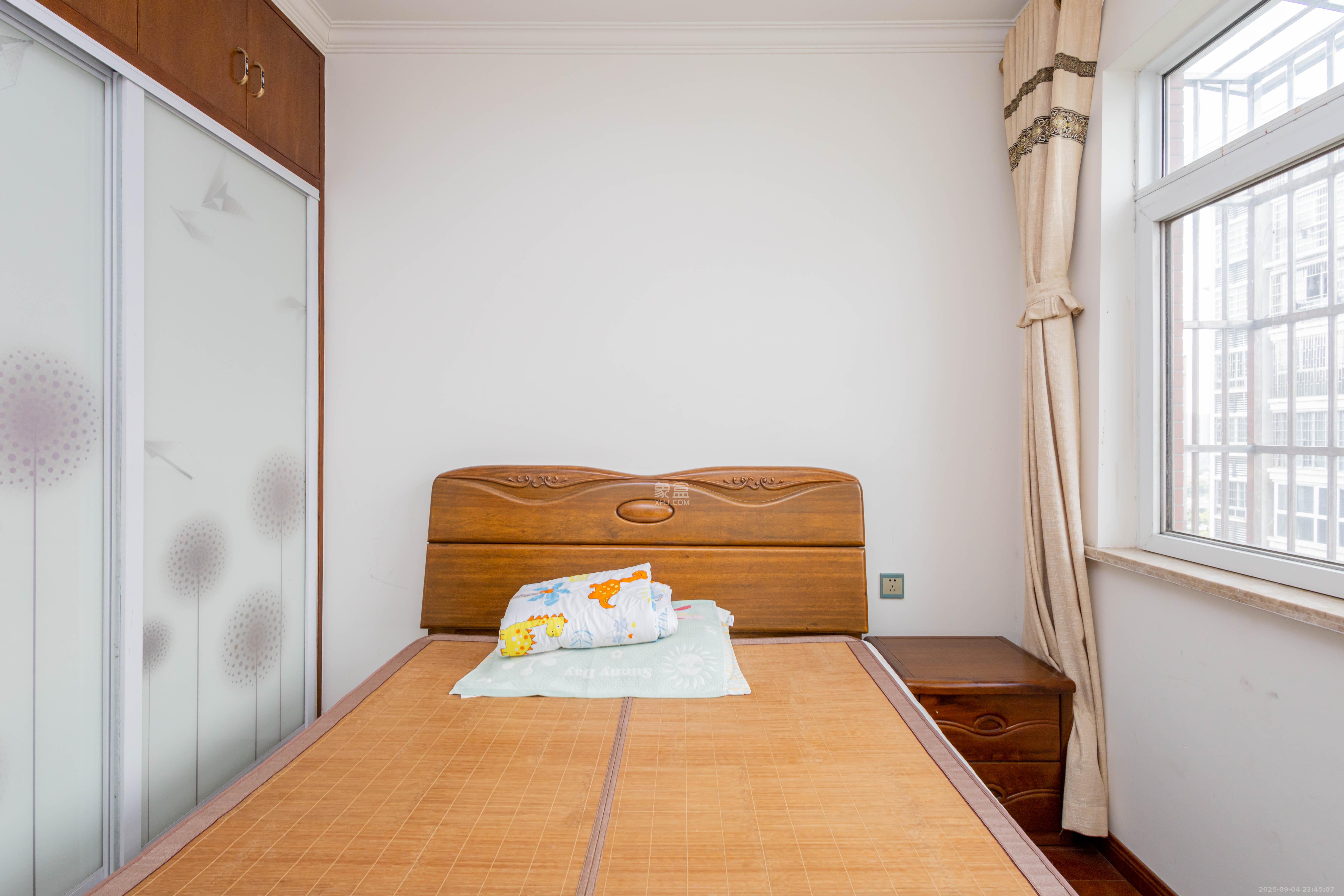 嘉盛和园 4室2厅2卫 99.78万 嘉盛和园 4室2厅2卫 99.78万卧室