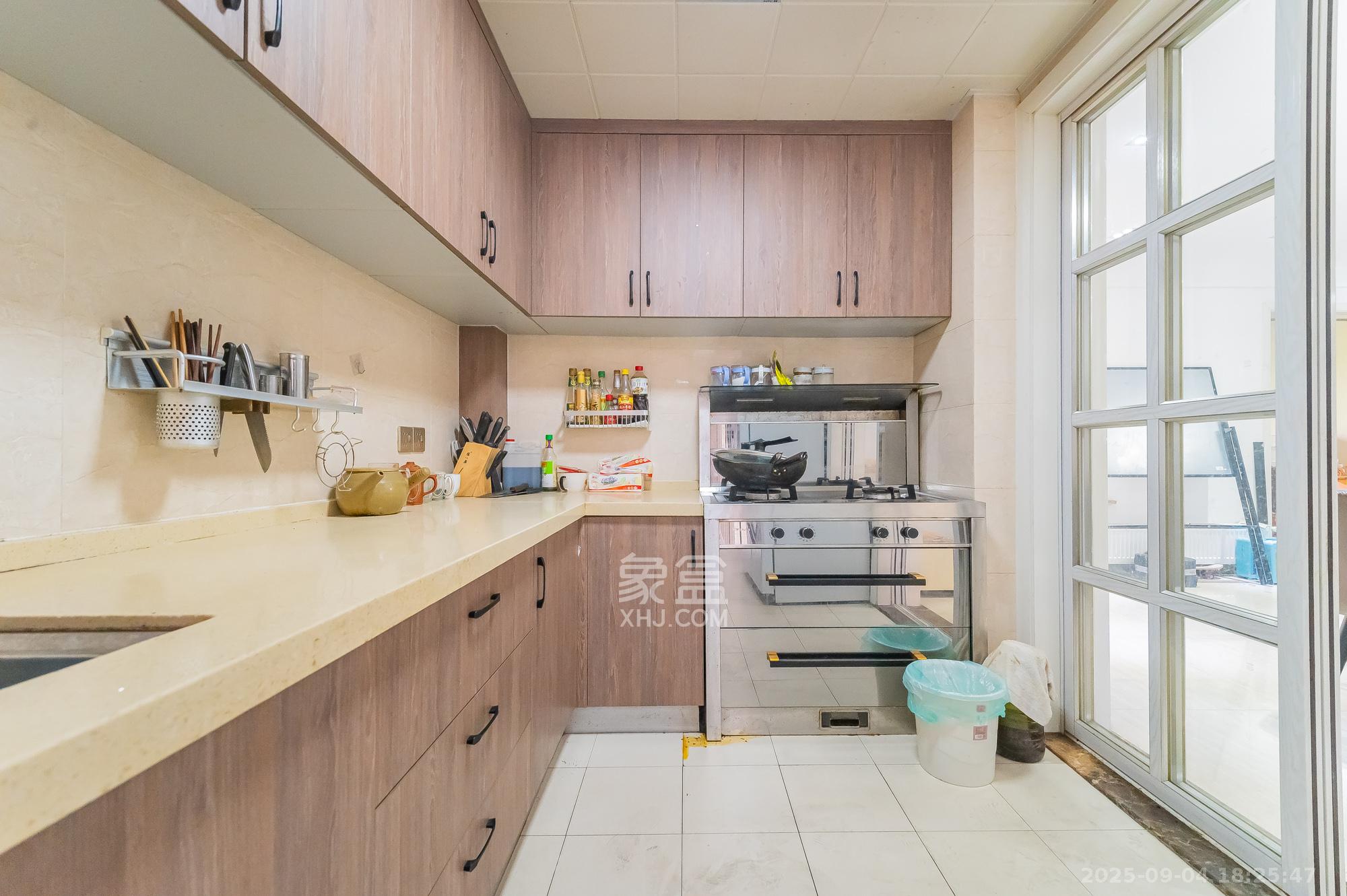 华润凤凰城三期 4室2厅2卫 126.8万 华润凤凰城三期 4室2厅2卫 126.8万厨房