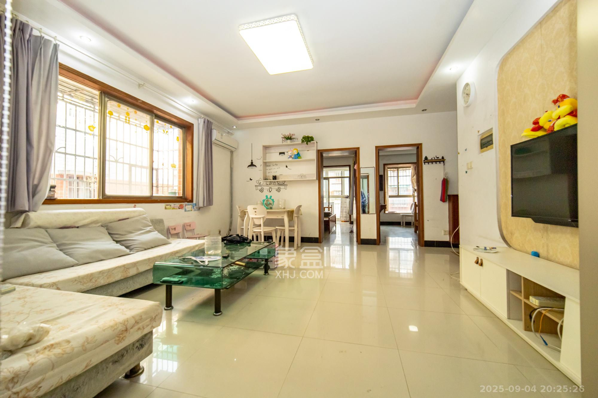 湘绣城  2室2厅1卫    35.0万 湘绣城  2室2厅1卫    35.0万客厅