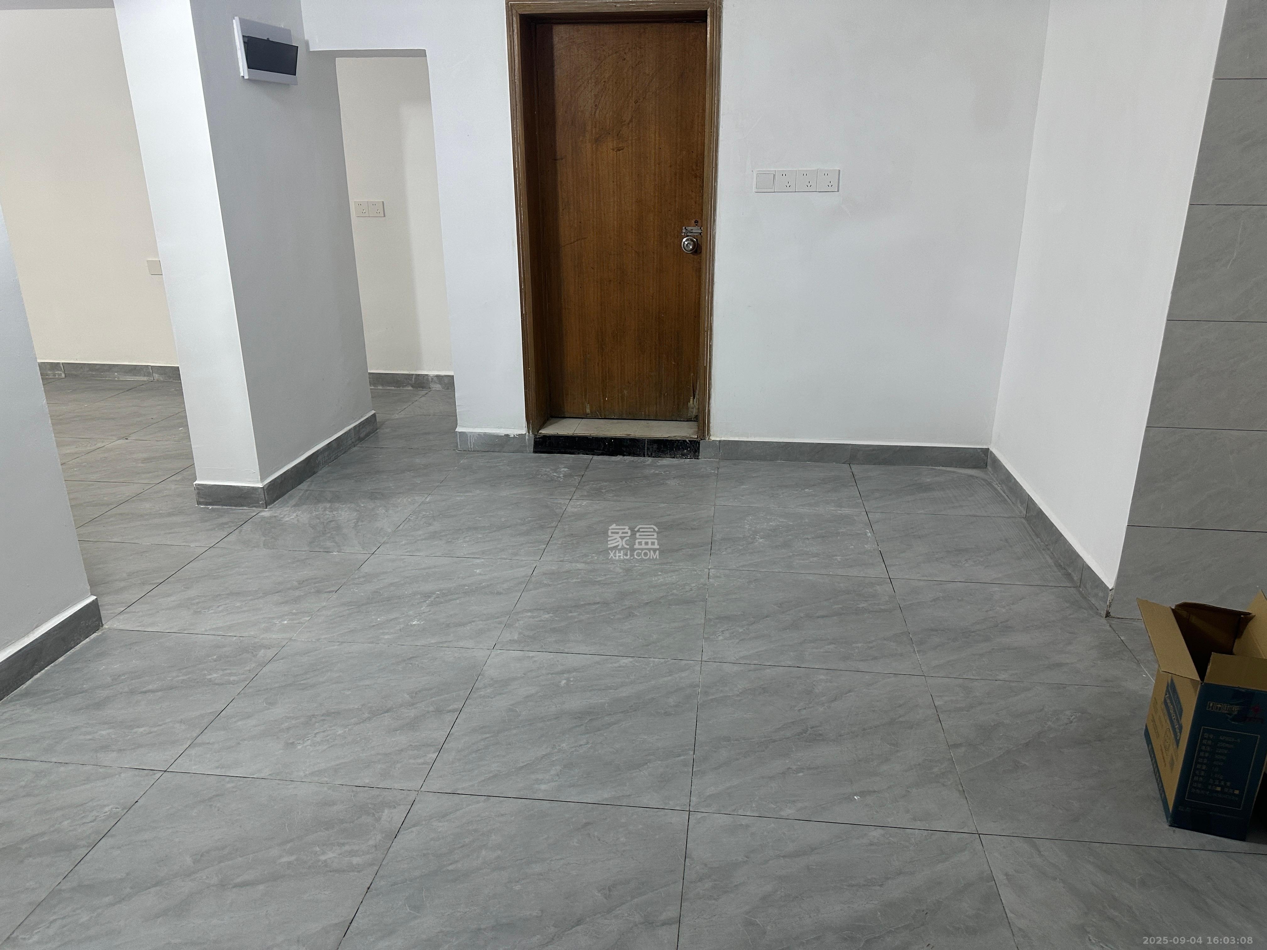 涂家冲社区（涂新小区、农商银行宿舍）  2室1厅1卫    1500.0元/月室内图