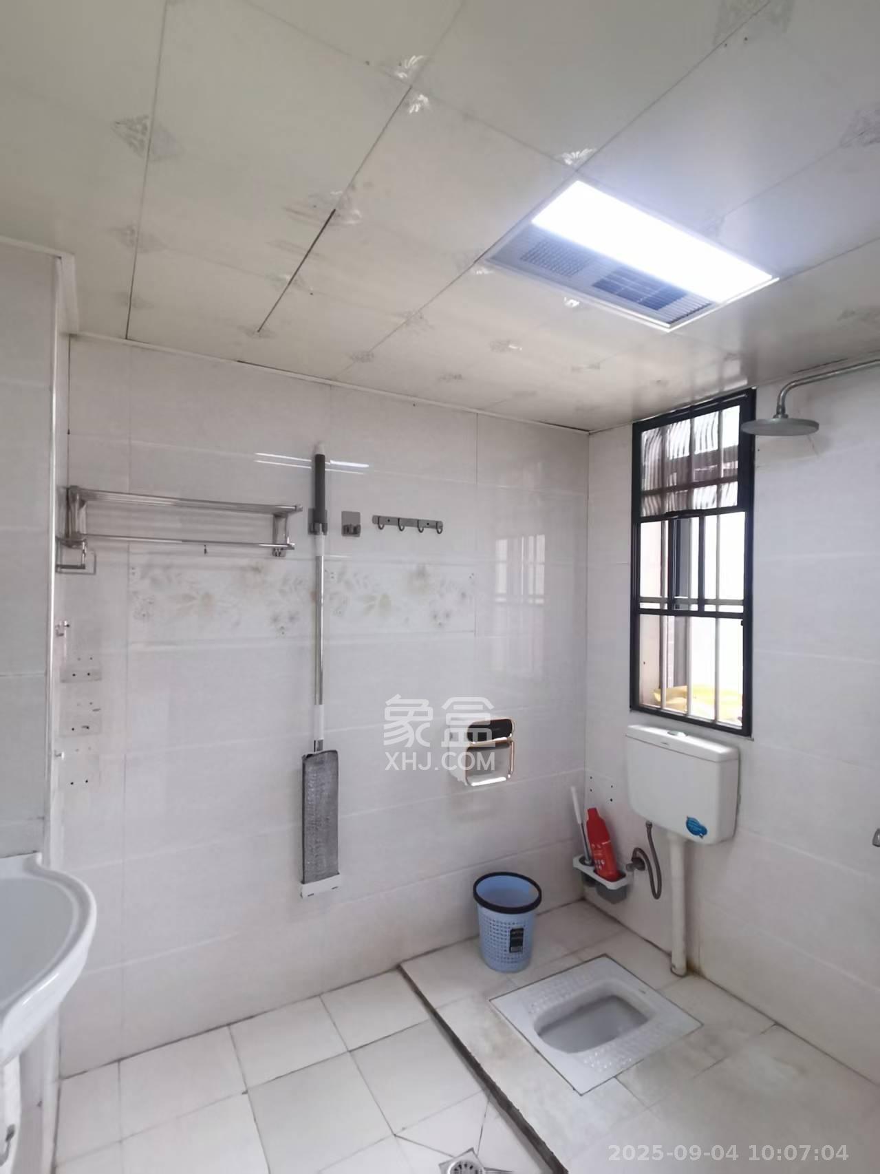 中国铁建国际城一期 3室2厅1卫 1600.0元/月 中国铁建国际城一期 3室2厅1卫 1600.0元/月室内图