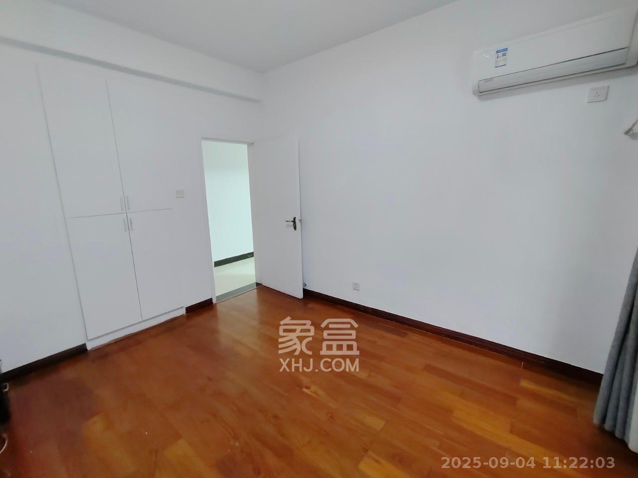 金色山庄  3室2厅2卫    3200.0元/月 金色山庄  3室2厅2卫    3200.0元/月室内图