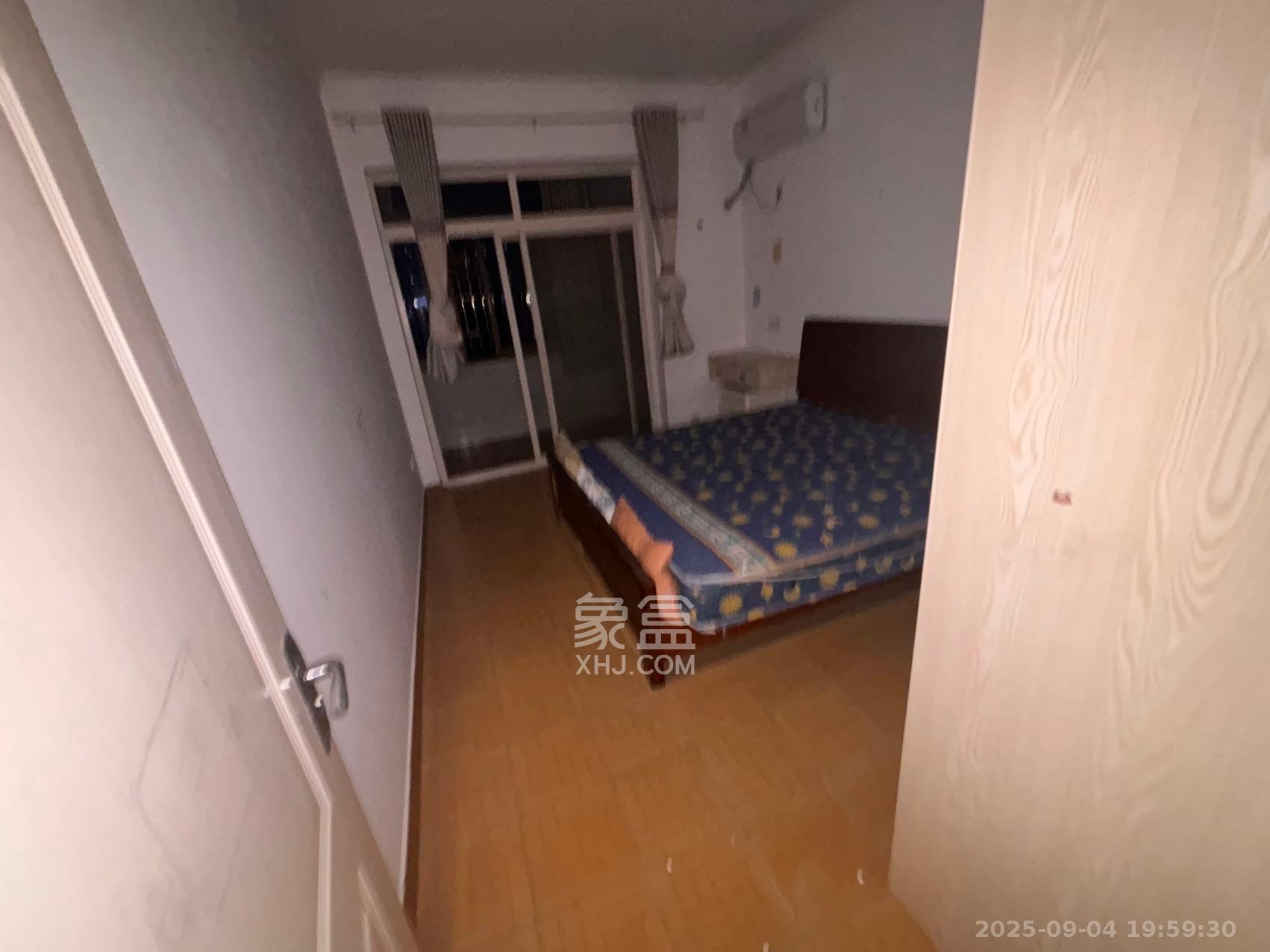 正圆小区（树木岭）  1室2厅1卫    1600.0元/月室内图