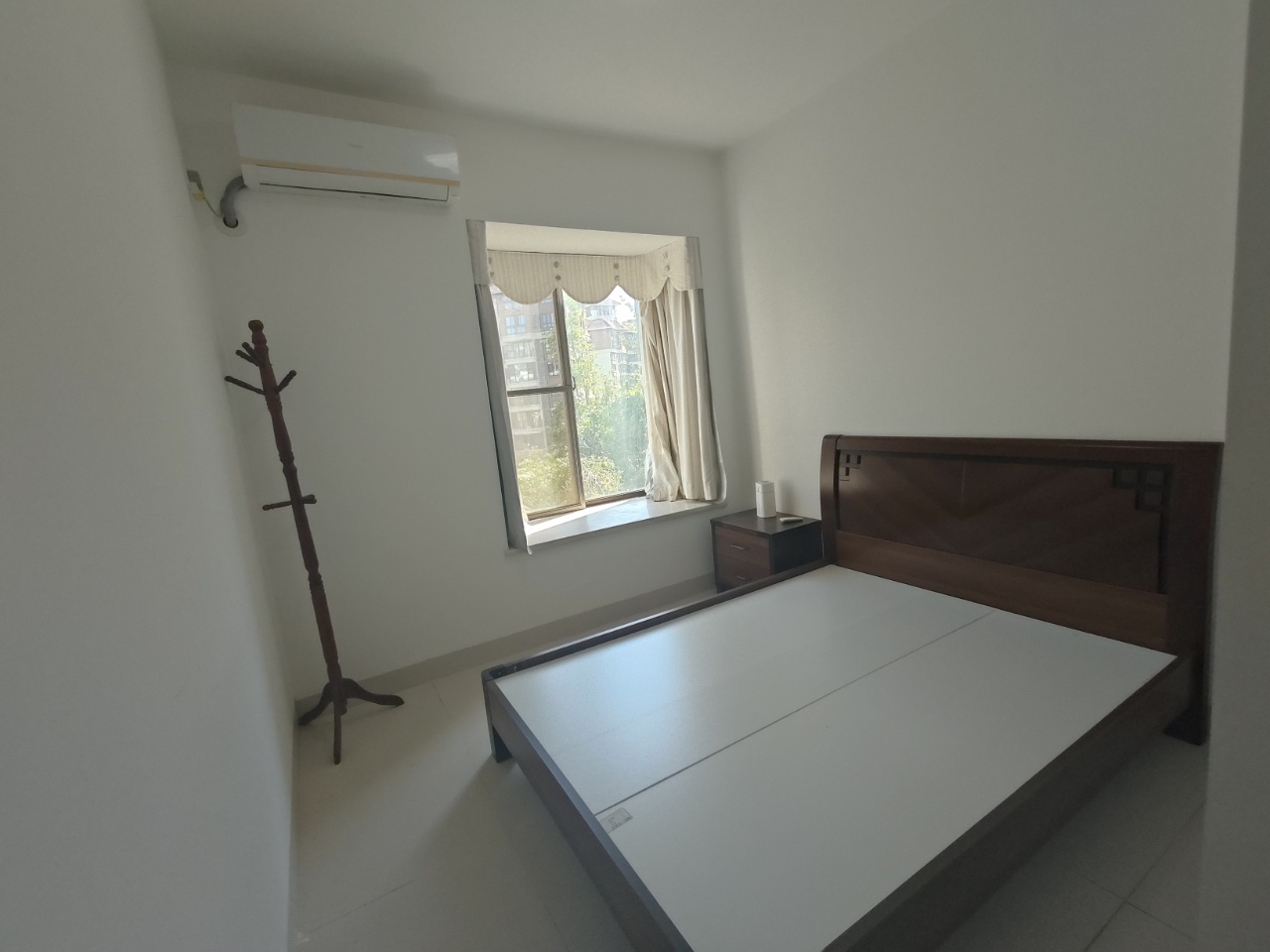 紫园A区  2室2厅1卫    3000.0元/月 紫园A区  2室2厅1卫    3000.0元/月室内图