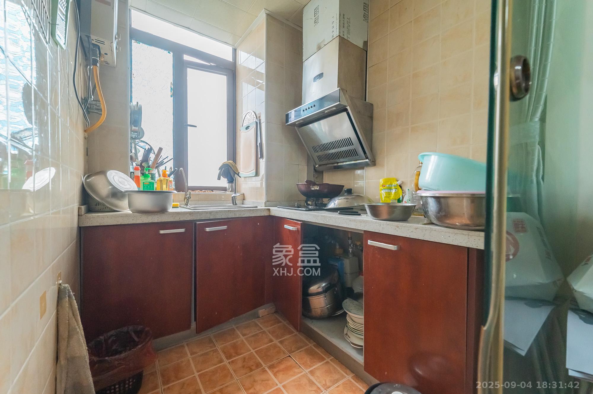 水岸世景 2室1厅1卫 35.0万 水岸世景 2室1厅1卫 35.0万厨房