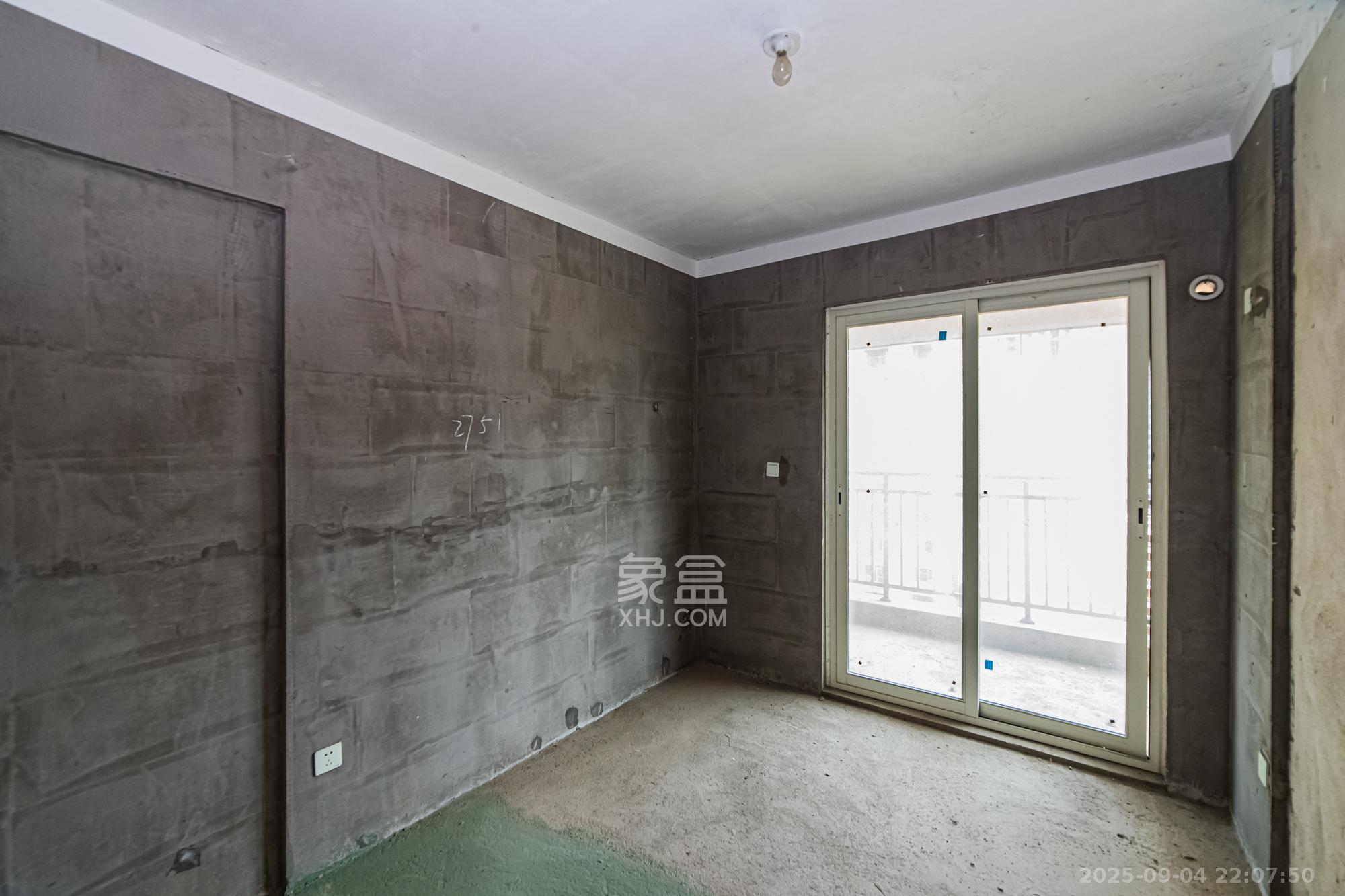 北辰三角洲E7区  5室2厅3卫    407.0万 北辰三角洲E7区  5室2厅3卫    407.0万卧室