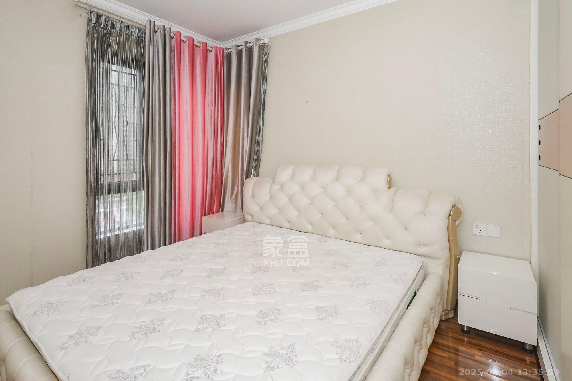 南山雍江汇（滨江国际新城）  3室2厅1卫    3100.0元/月室内图