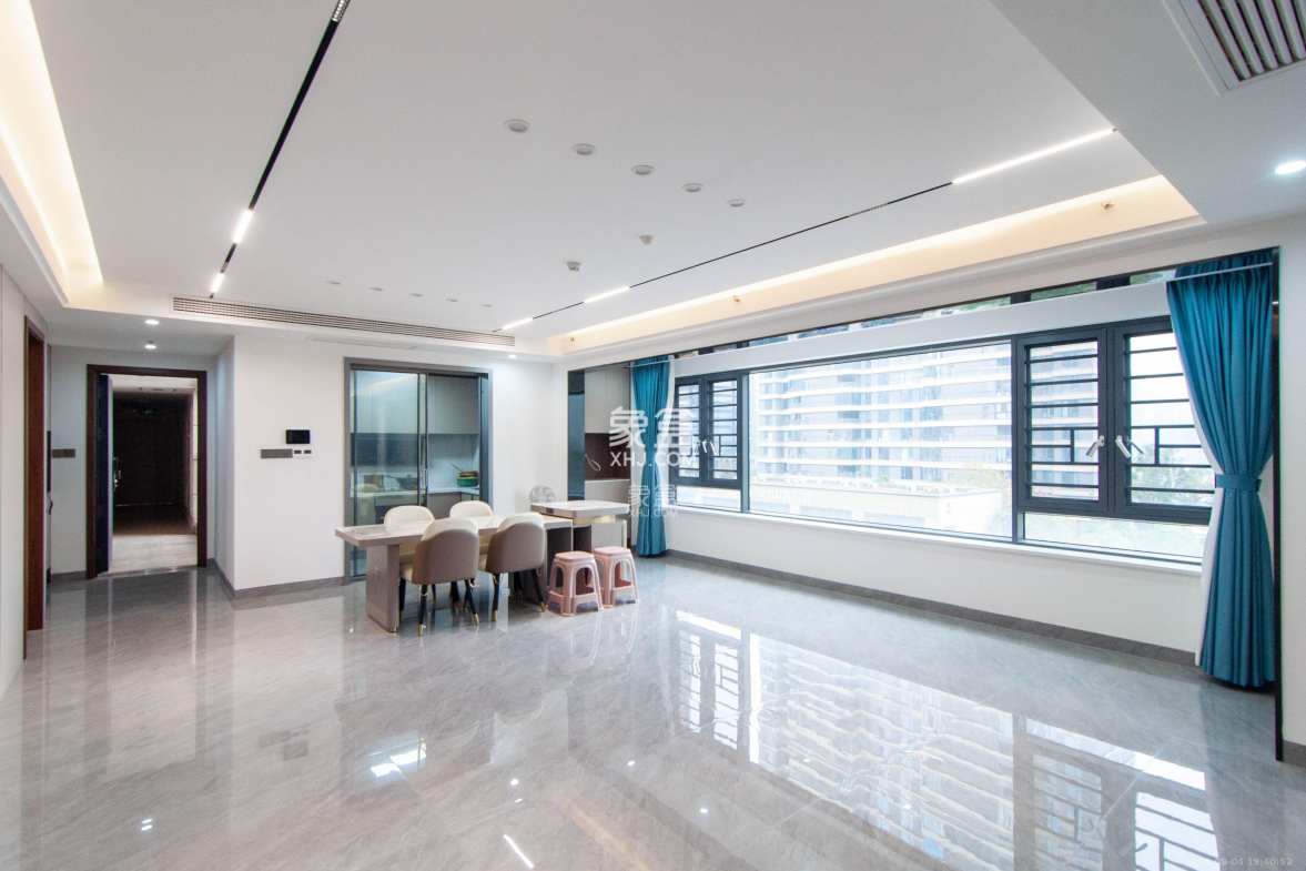 卓越浅水湾 4室2厅2卫 4800.0元/月 卓越浅水湾 4室2厅2卫 4800.0元/月室内图